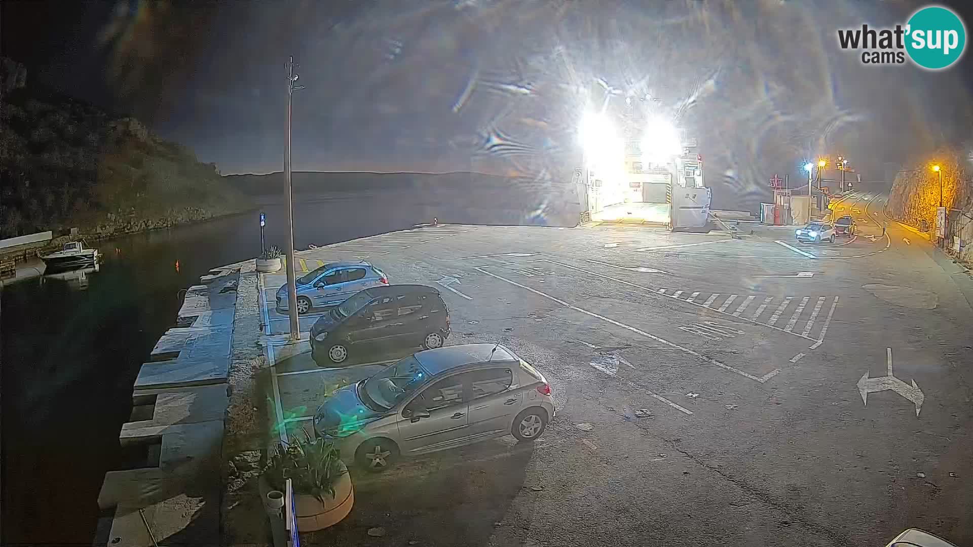 Web kamera trajektna luka Prizna – prema otoku Pag