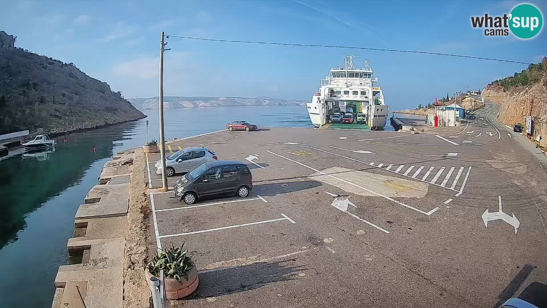 Web kamera trajektna luka Prizna – prema otoku Pag