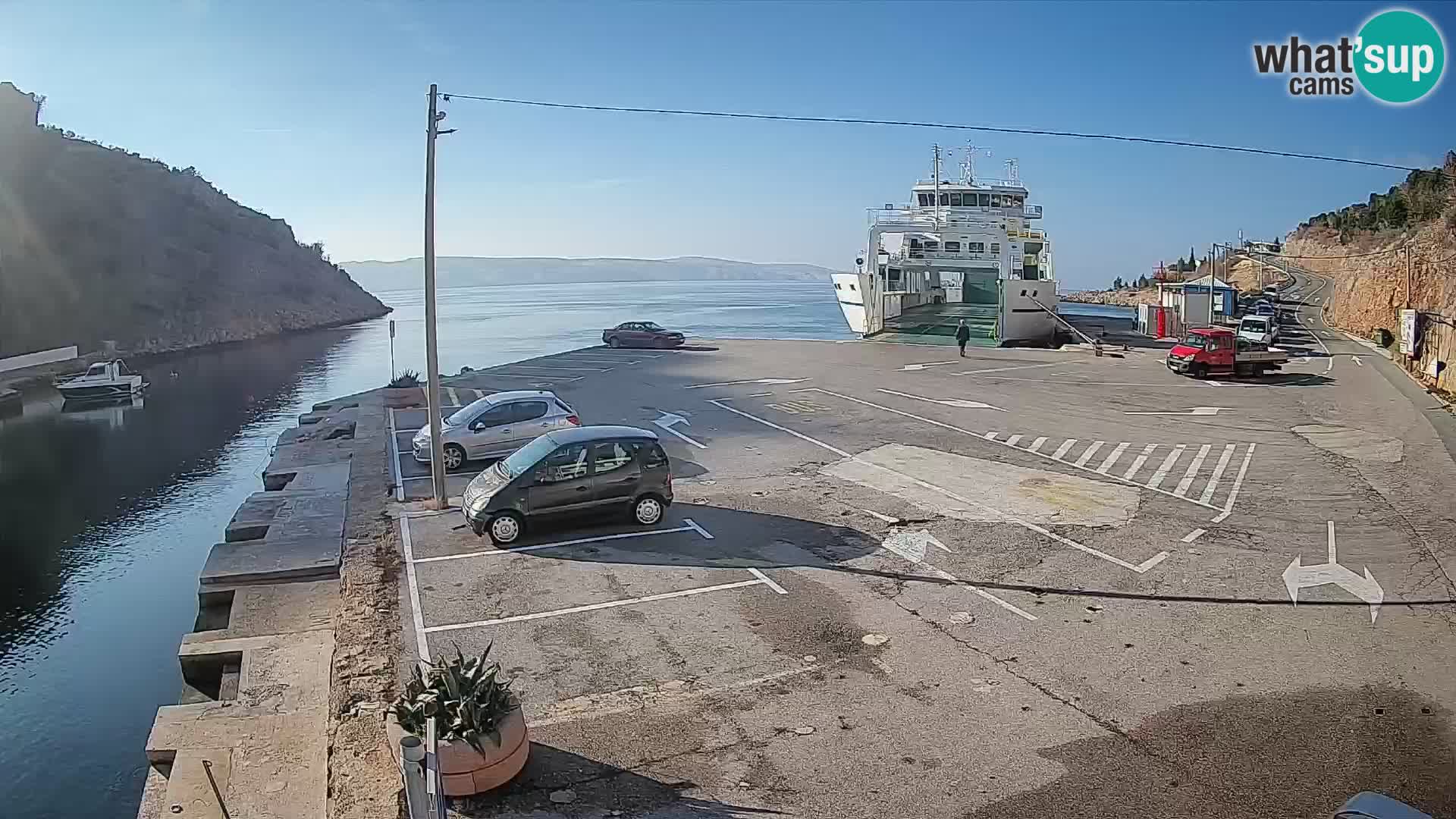 Webcam del puerto de ferris de Prizna – hacia la isla de Pag