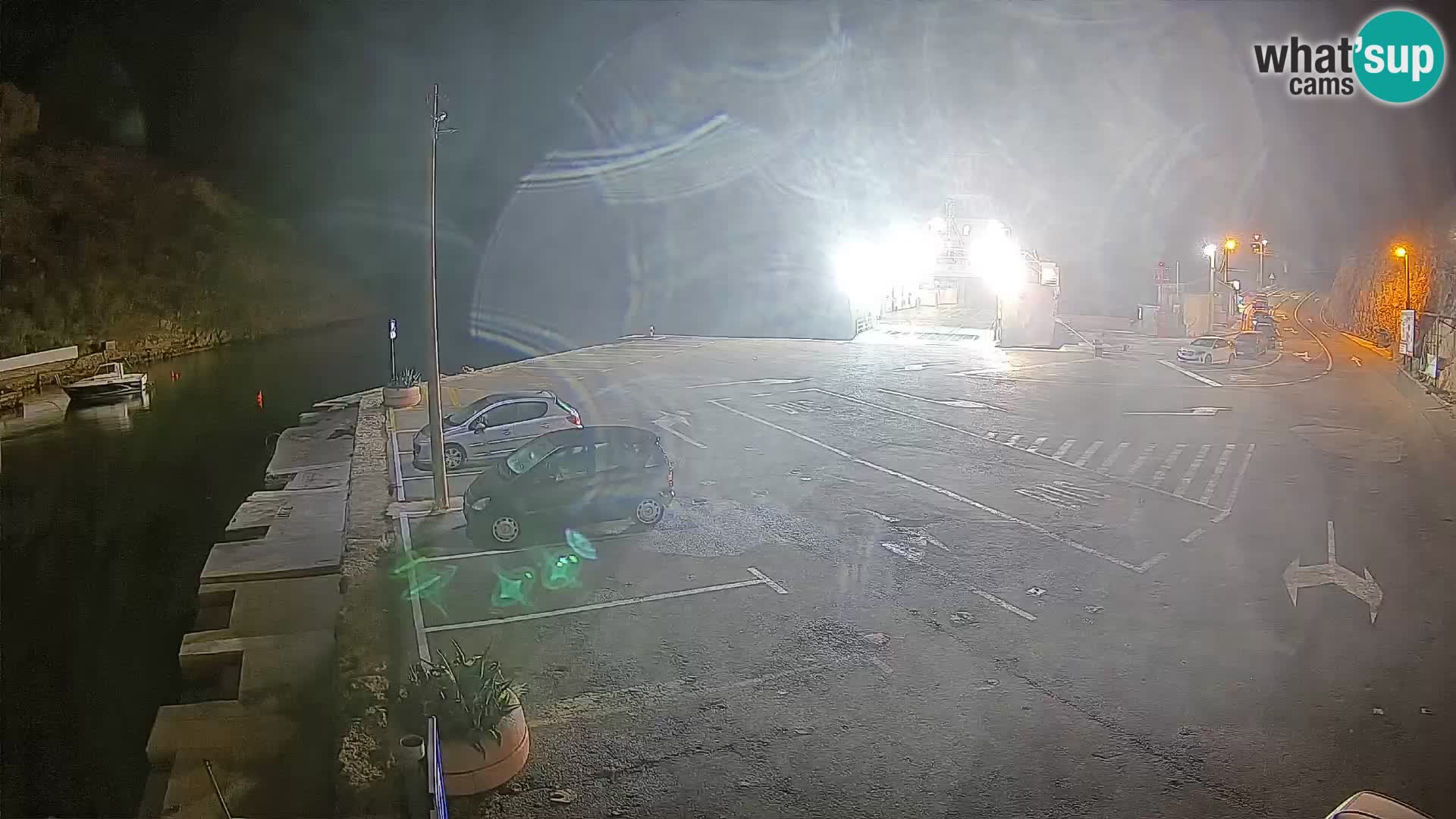 Webcam del puerto de ferris de Prizna – hacia la isla de Pag