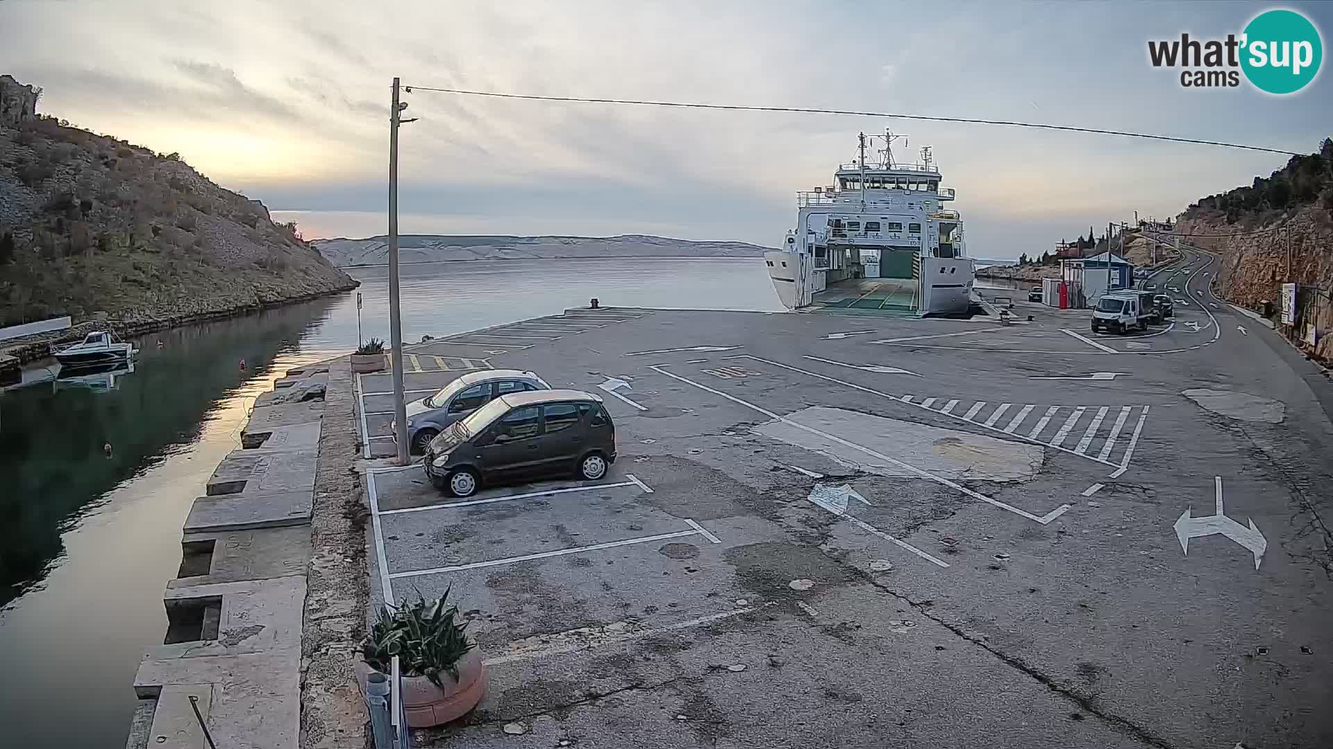 Webcam Prizna ferry port to Pag island