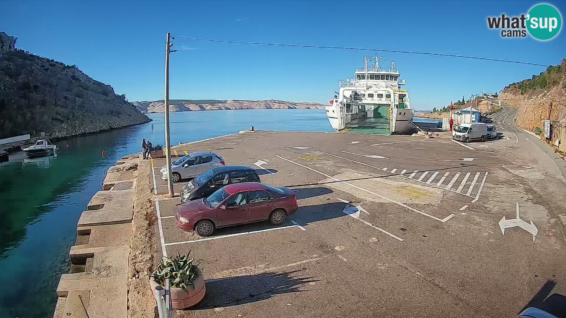 Webcam del puerto de ferris de Prizna – hacia la isla de Pag