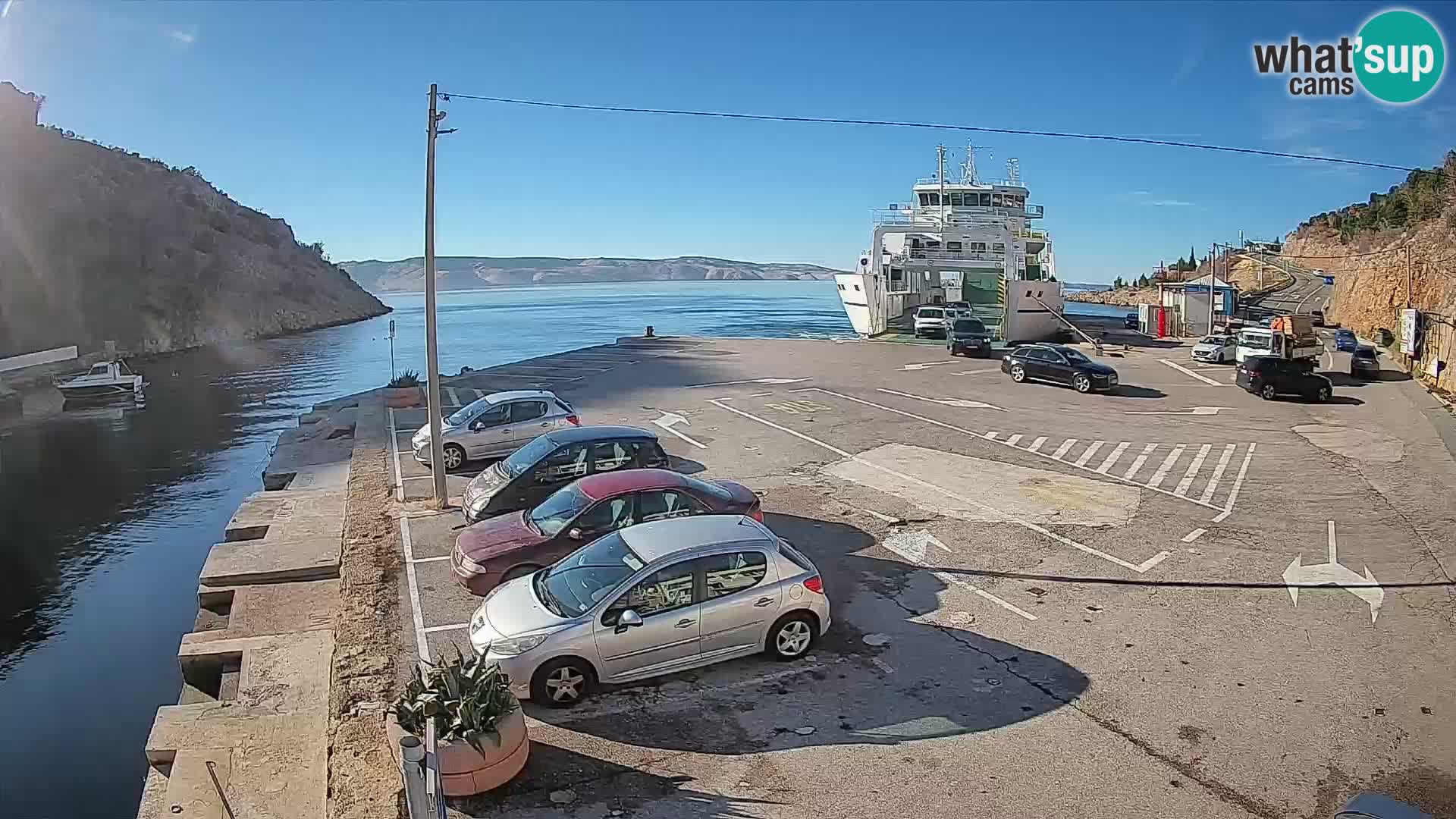 Webcam del puerto de ferris de Prizna – hacia la isla de Pag