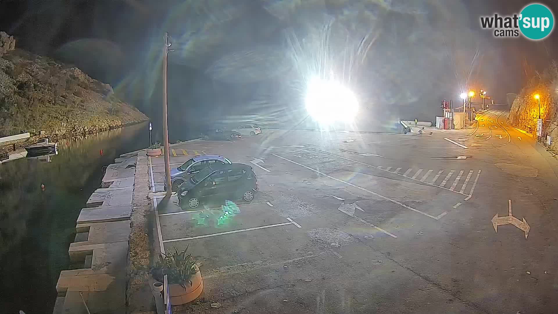 Webcam del puerto de ferris de Prizna – hacia la isla de Pag