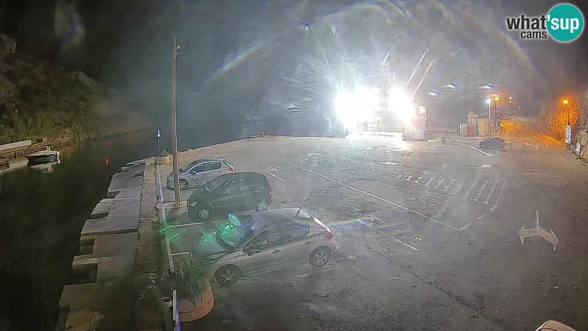 Webcam del puerto de ferris de Prizna – hacia la isla de Pag