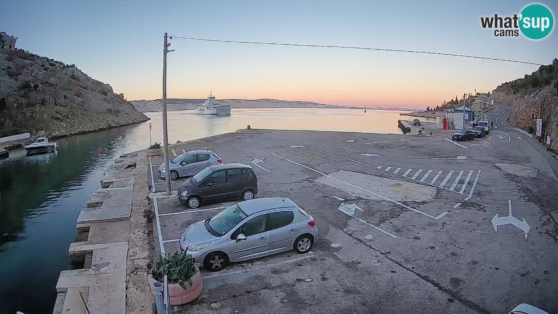 Webcam Prizna ferry port to Pag island