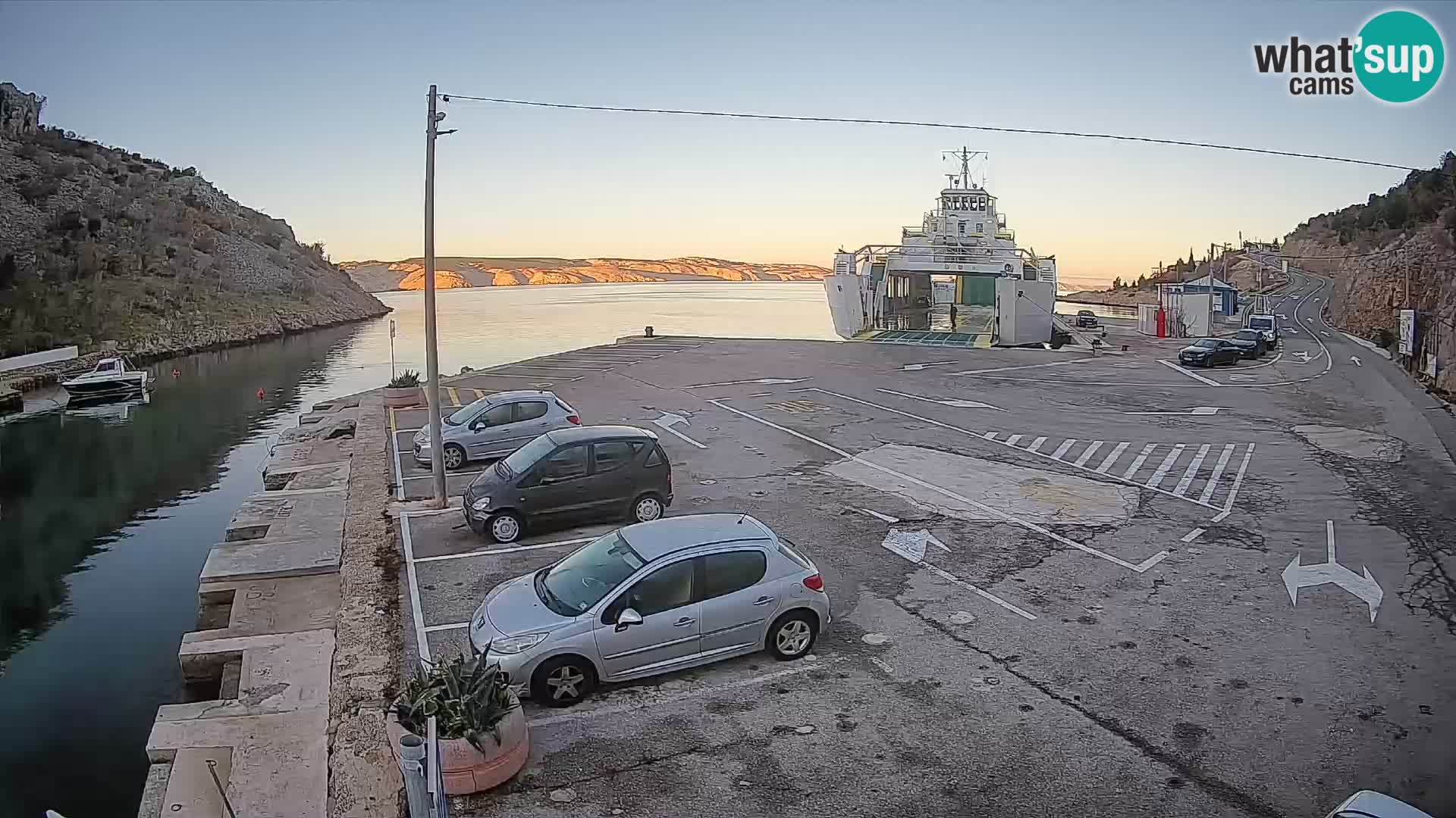 Webcam port de ferry de Prizna – vers l’île de Pag