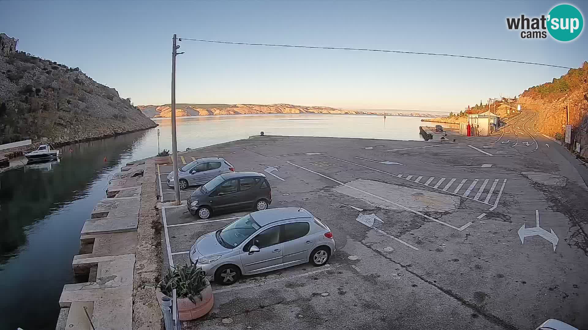 Webcam Prizna ferry port to Pag island