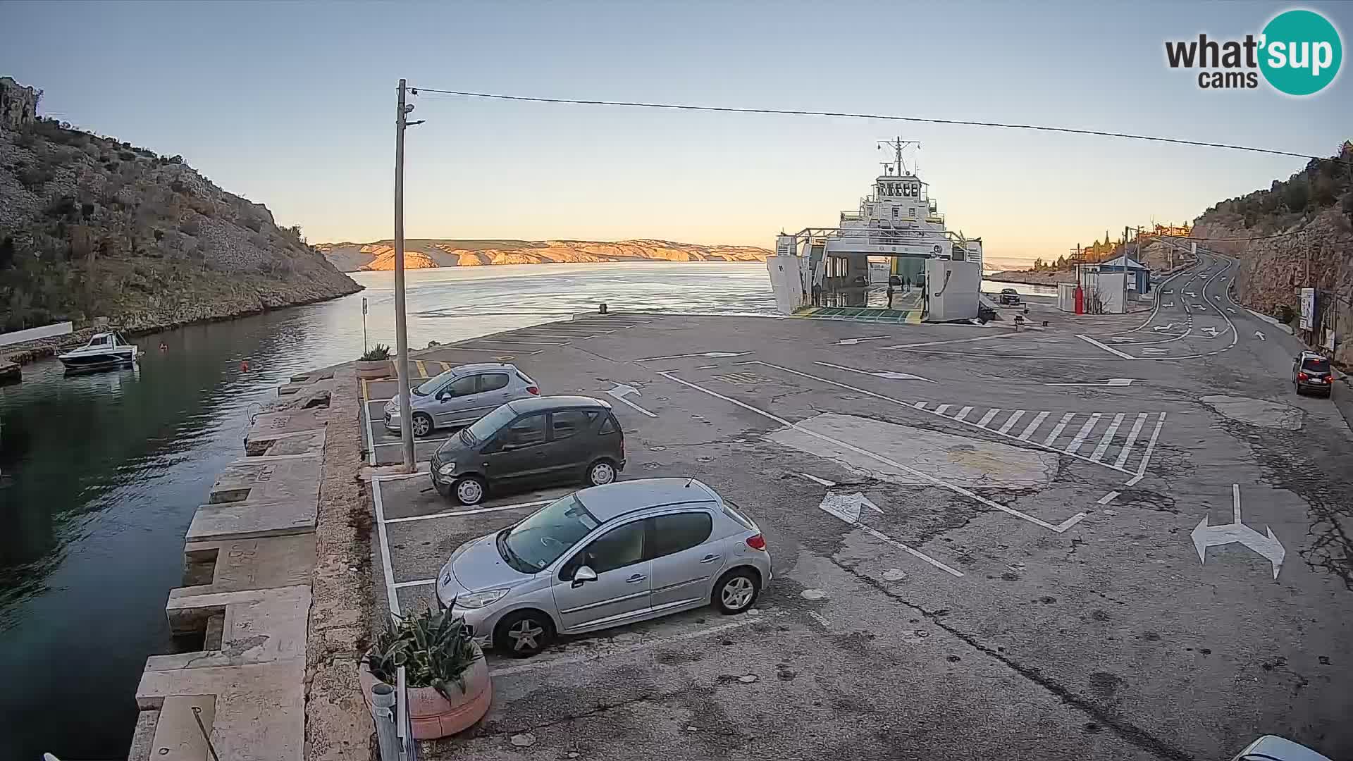 Webcam Prizna ferry port to Pag island