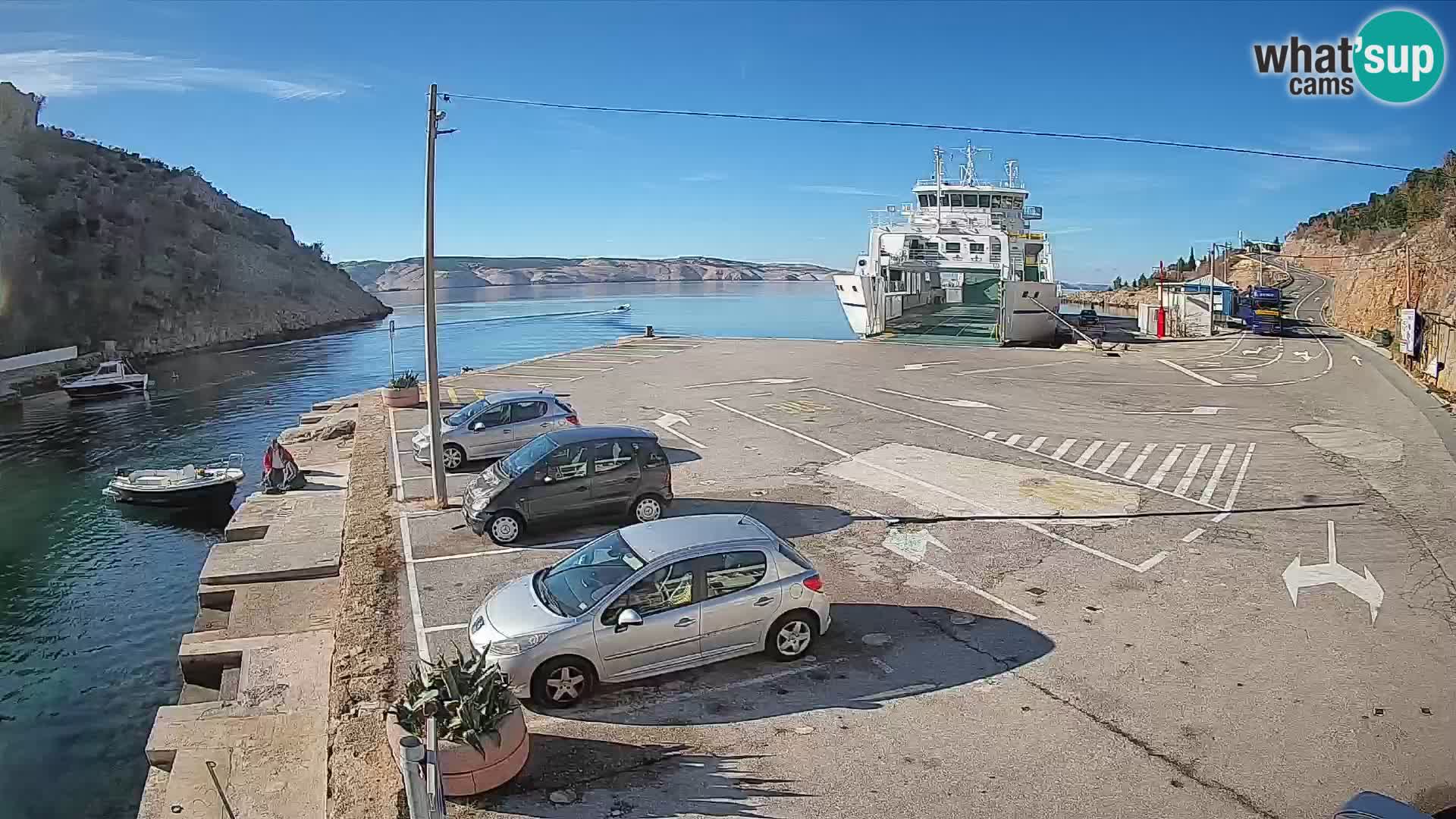 Webcam del puerto de ferris de Prizna – hacia la isla de Pag