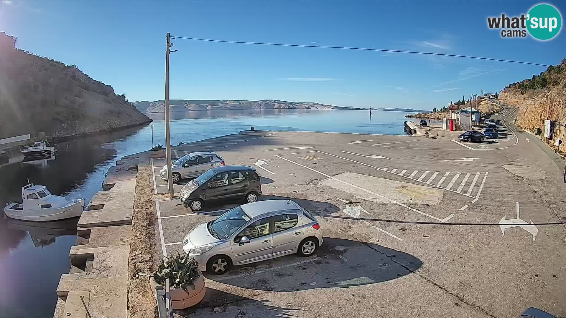 Webcam del puerto de ferris de Prizna – hacia la isla de Pag