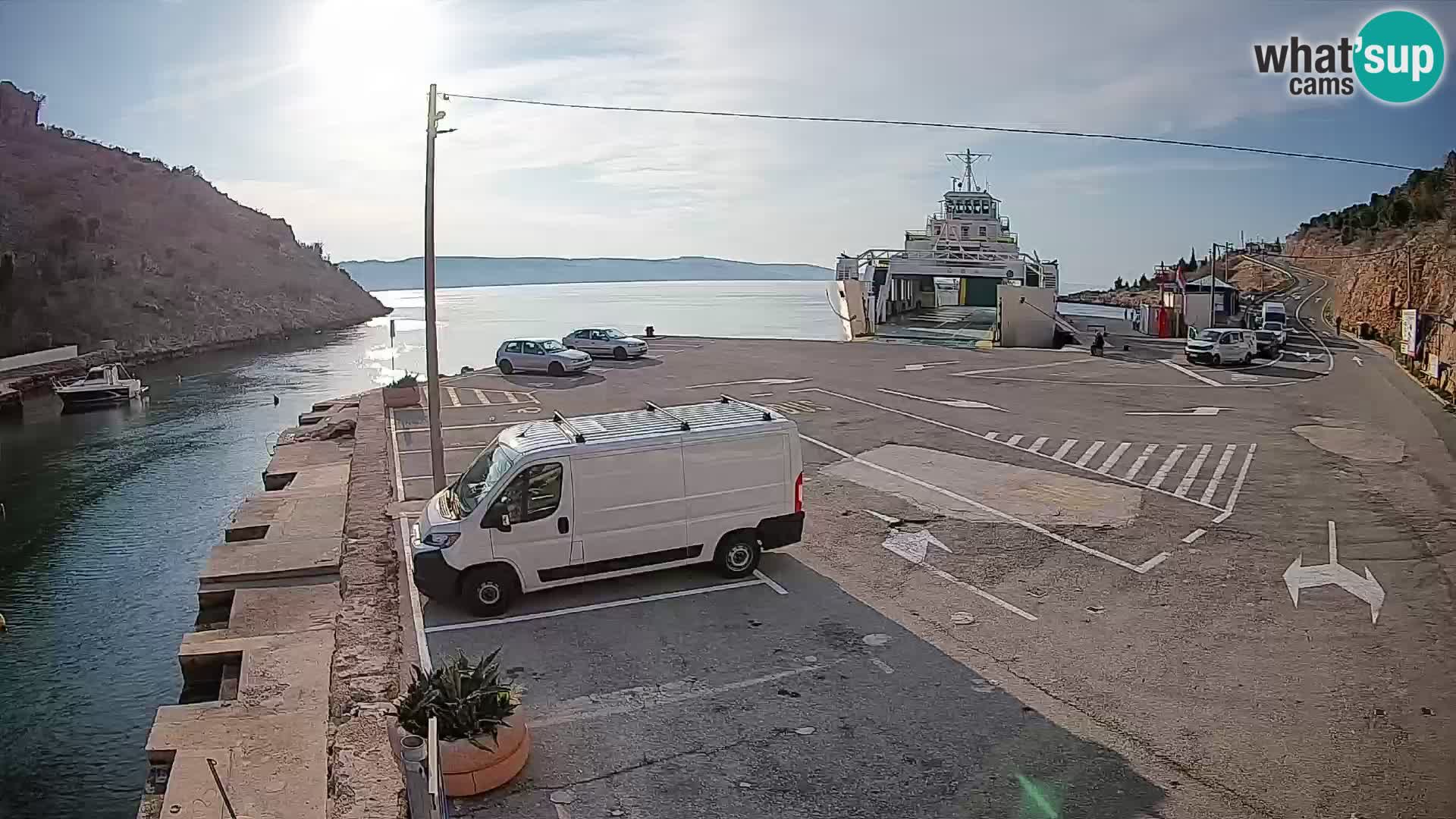 Webcam del puerto de ferris de Prizna – hacia la isla de Pag