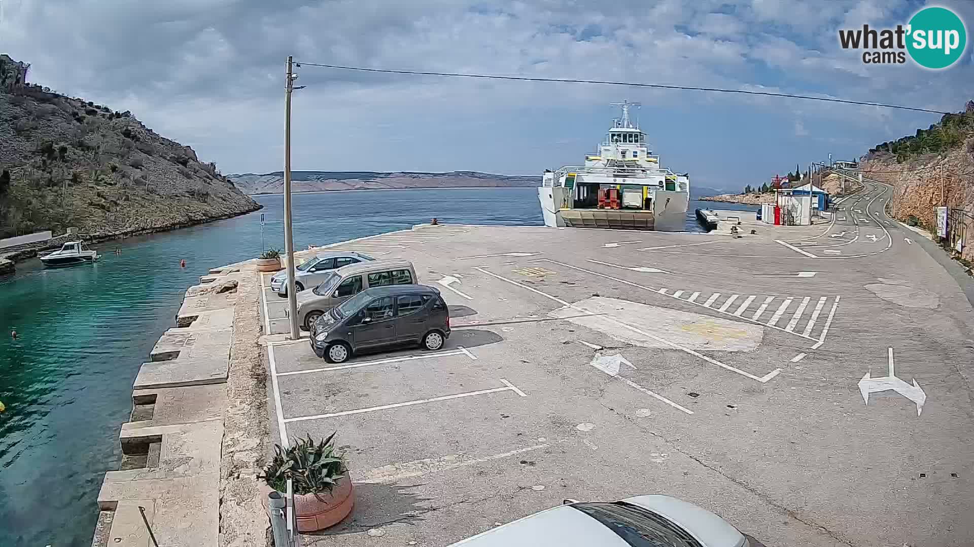 Web kamera trajektna luka Prizna – prema otoku Pag