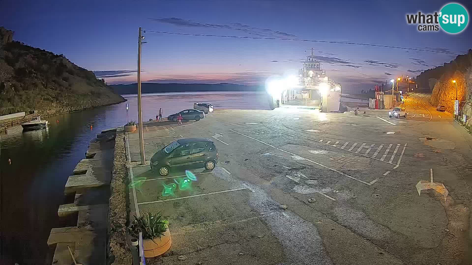 Web kamera trajektna luka Prizna – prema otoku Pag