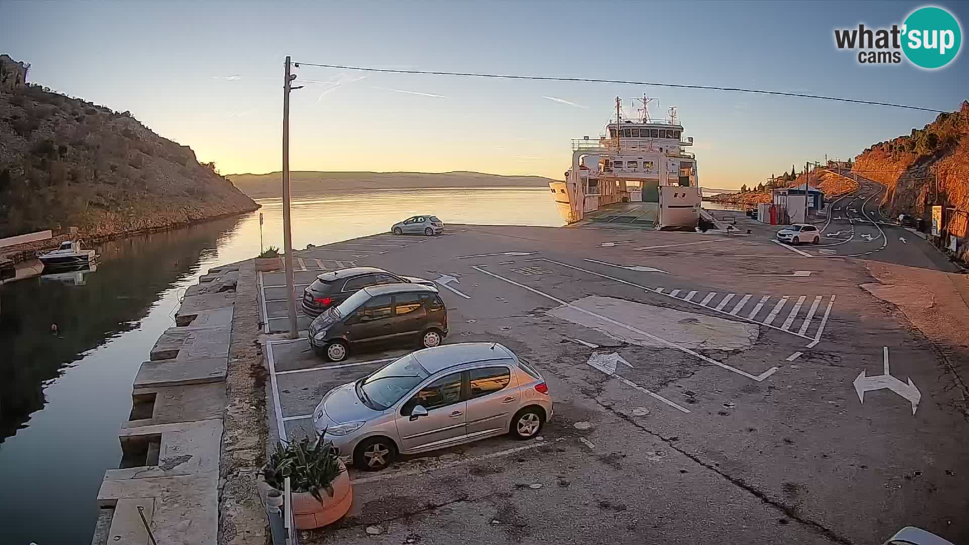 Webcam Prizna ferry port to Pag island