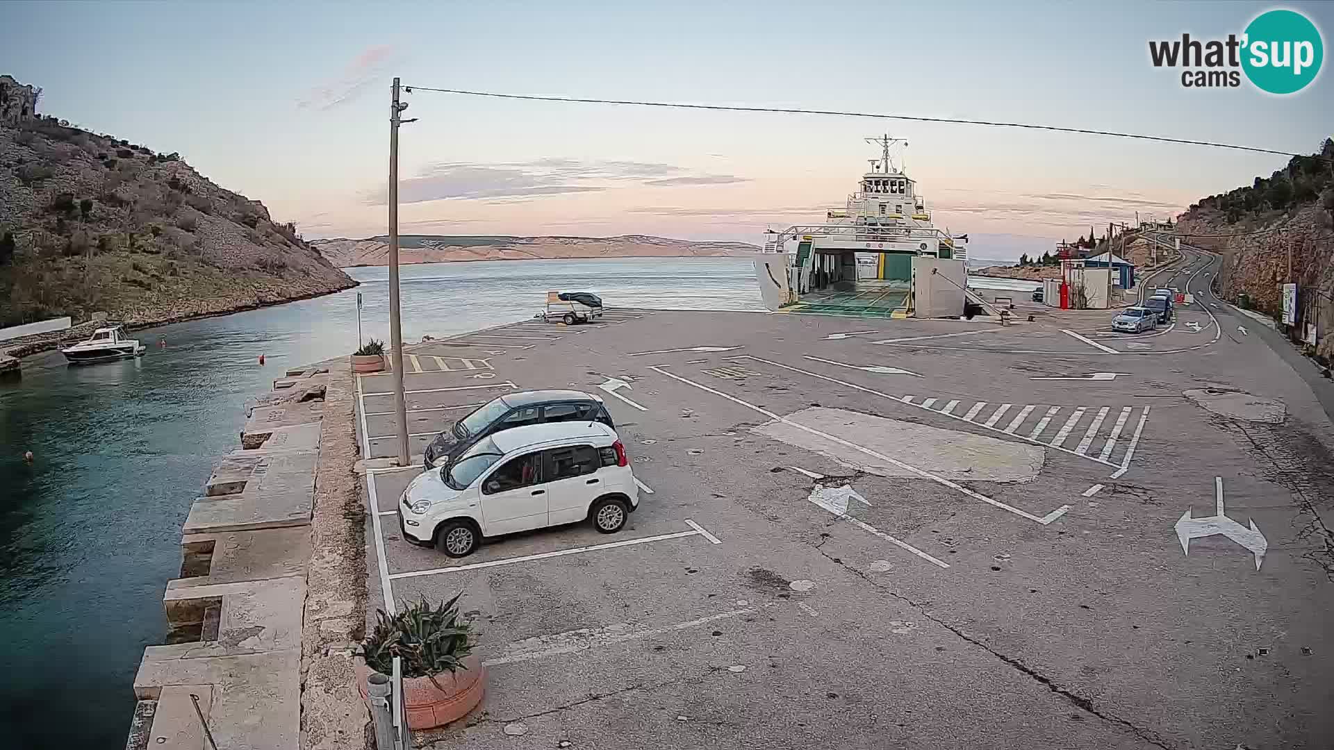 Webcam port de ferry de Prizna – vers l’île de Pag