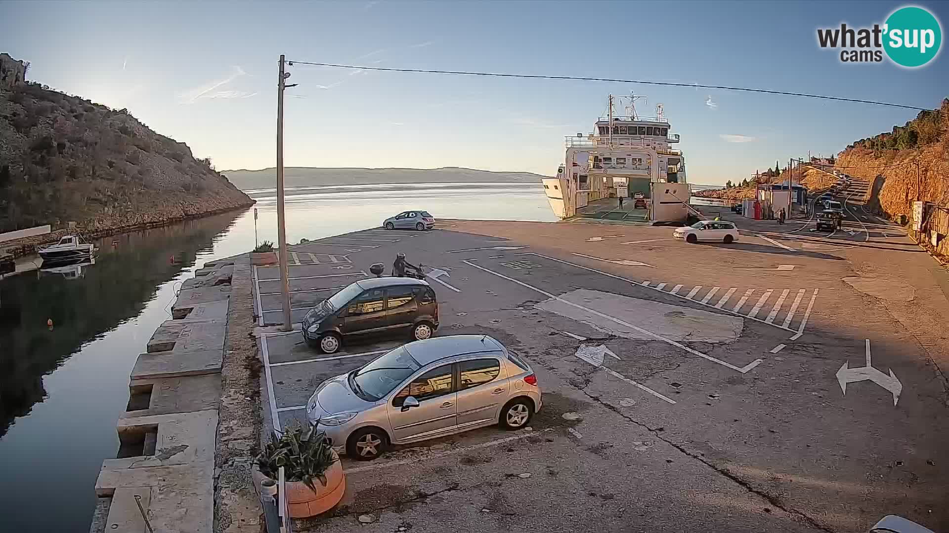 Webcam Prizna ferry port to Pag island