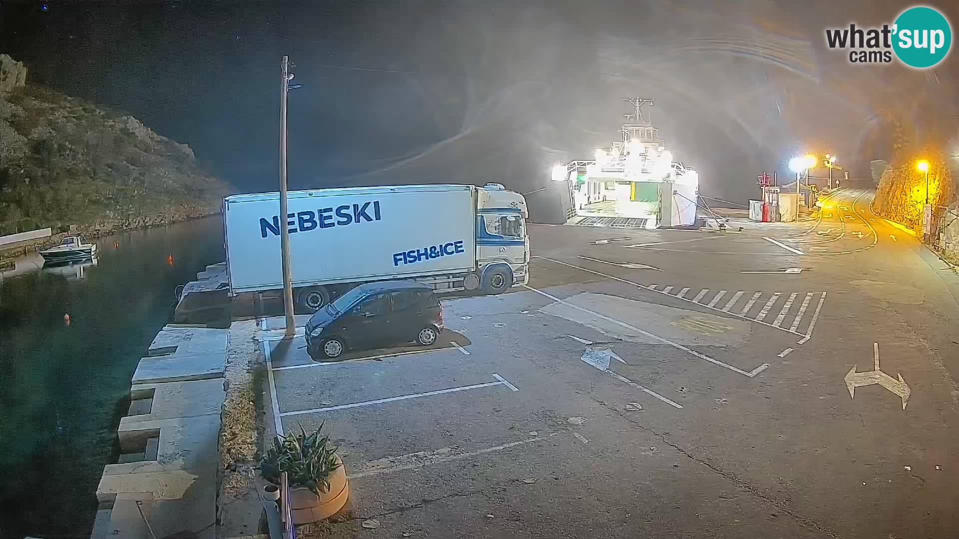 Webcam del puerto de ferris de Prizna – hacia la isla de Pag