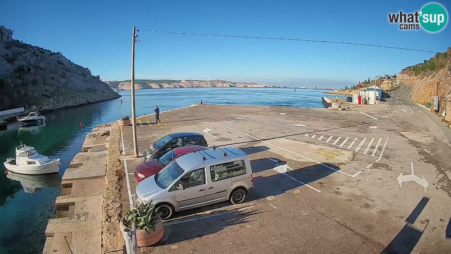 Webcam del puerto de ferris de Prizna – hacia la isla de Pag