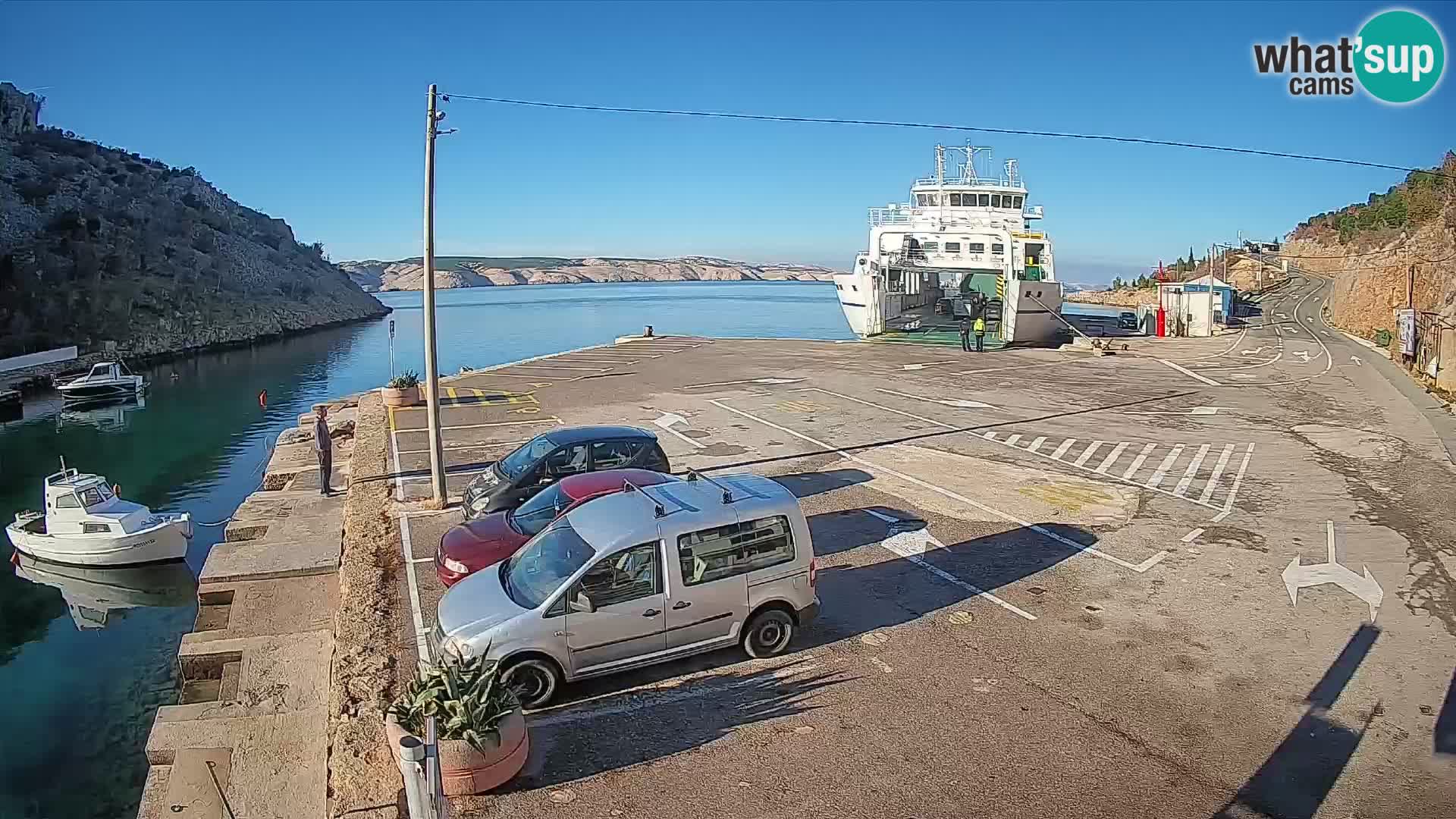 Web kamera trajektna luka Prizna – prema otoku Pag