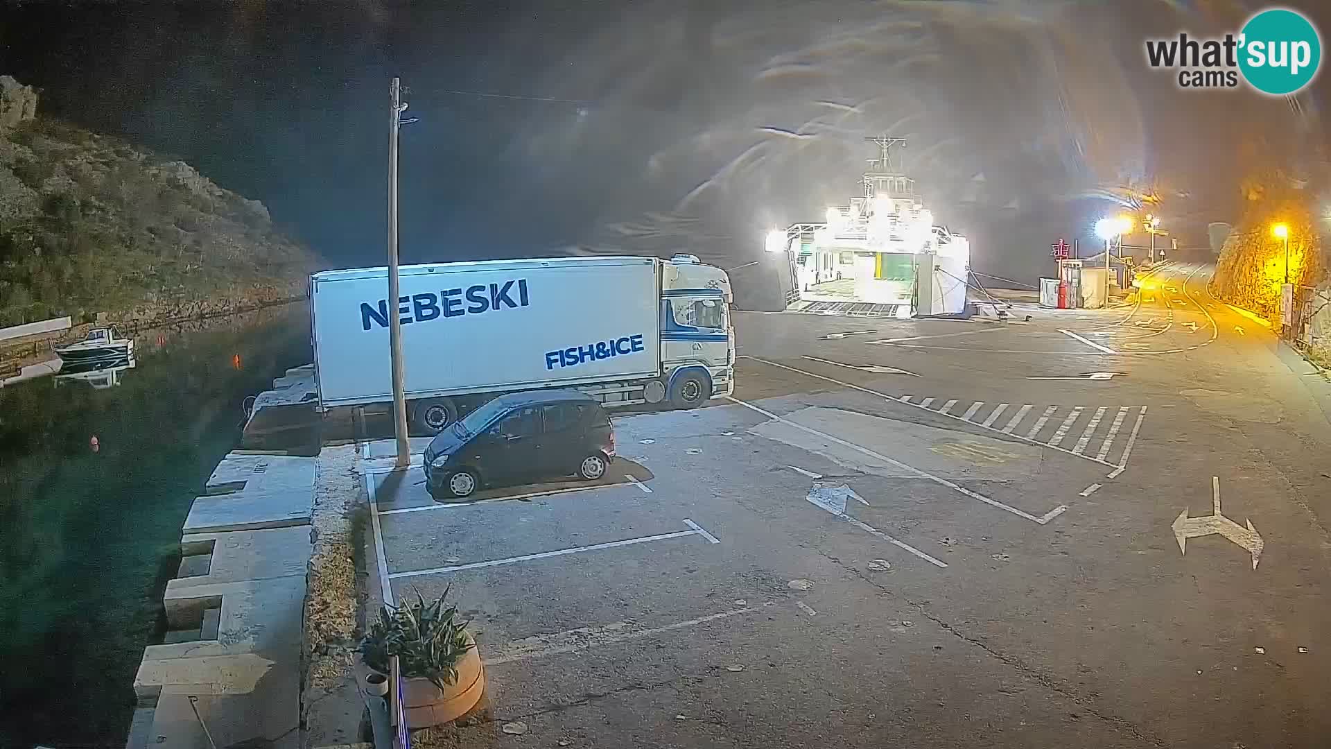 Webcam del puerto de ferris de Prizna – hacia la isla de Pag