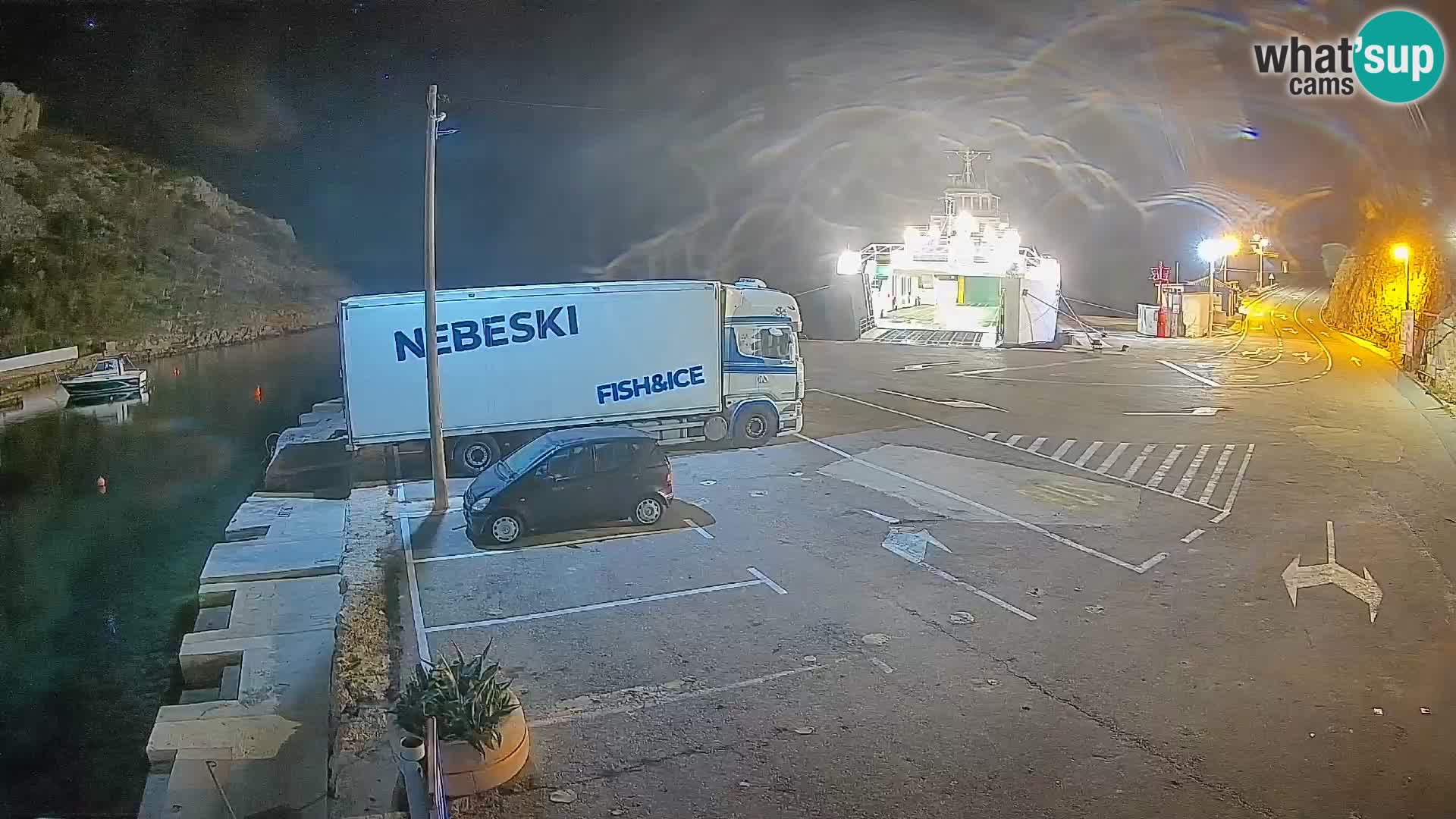Webcam del puerto de ferris de Prizna – hacia la isla de Pag