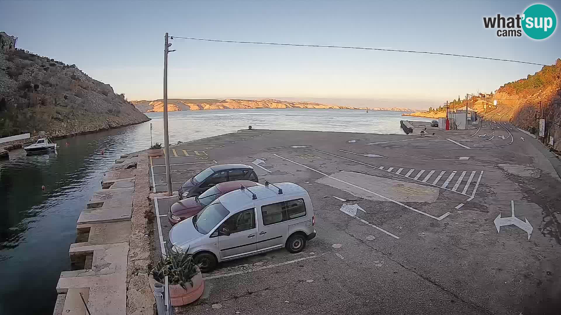 Webcam Prizna ferry port to Pag island