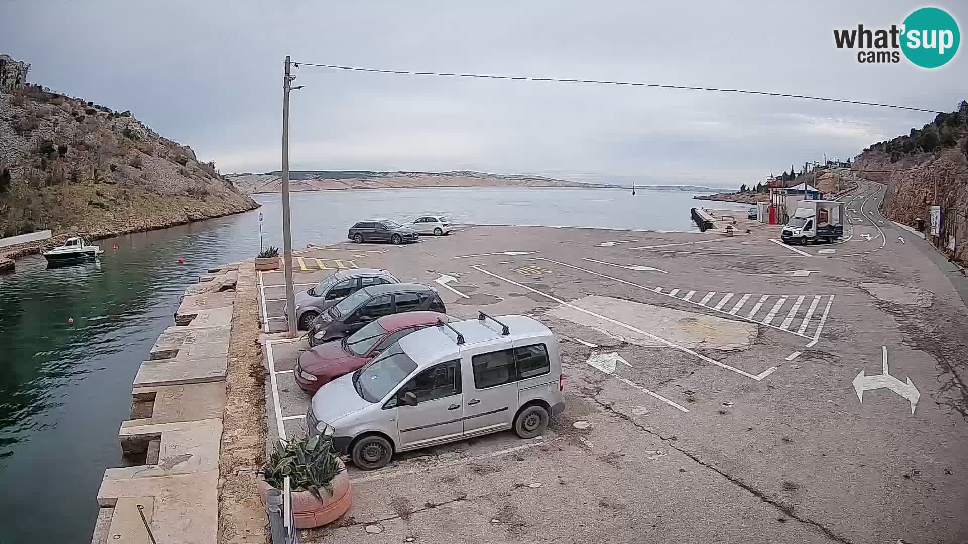 Webcam del puerto de ferris de Prizna – hacia la isla de Pag