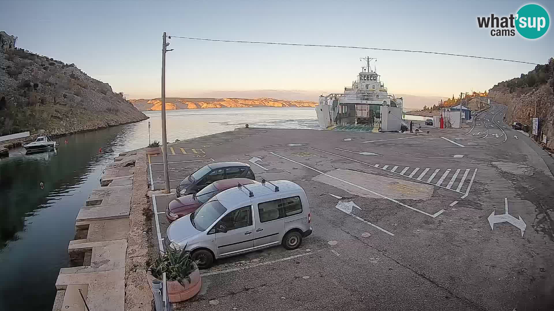 Webcam Fährhafen Prizna – zur Insel Pag