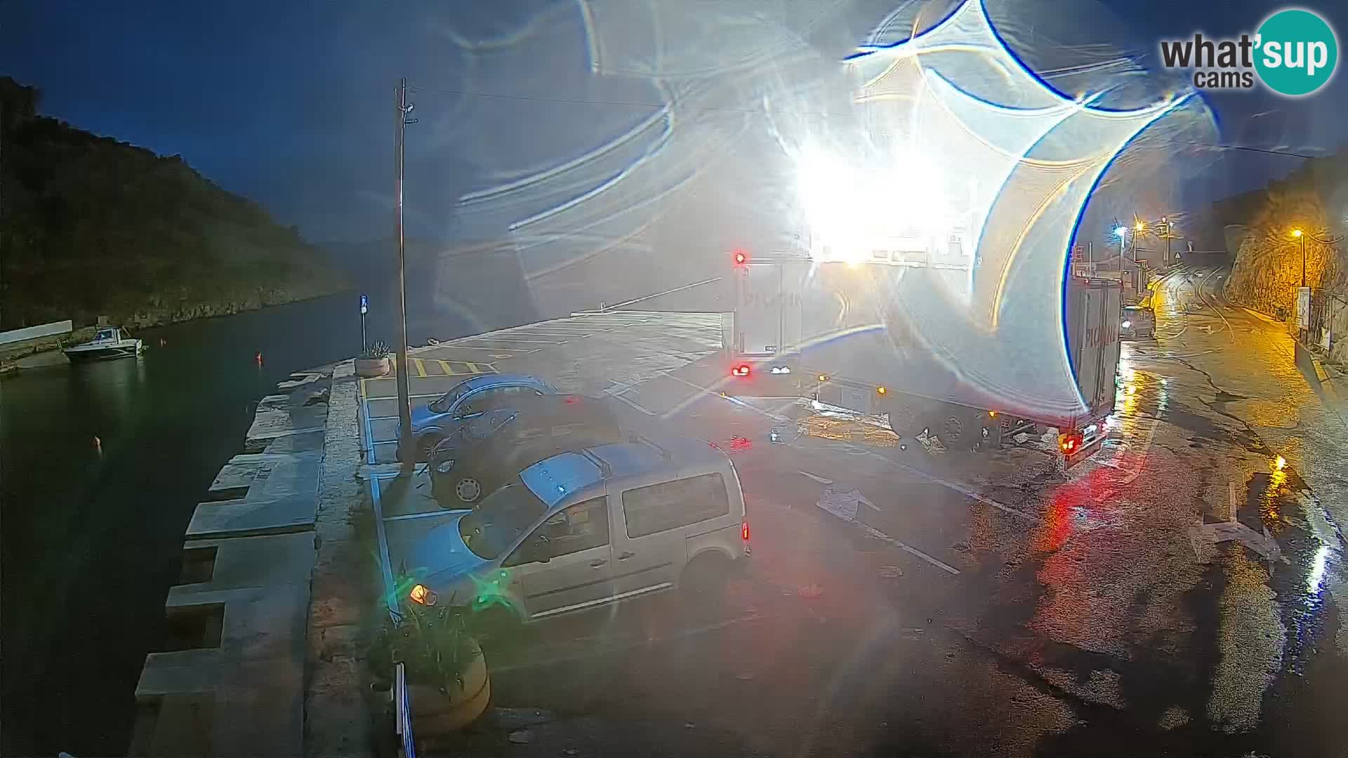 Webcam port de ferry de Prizna – vers l’île de Pag