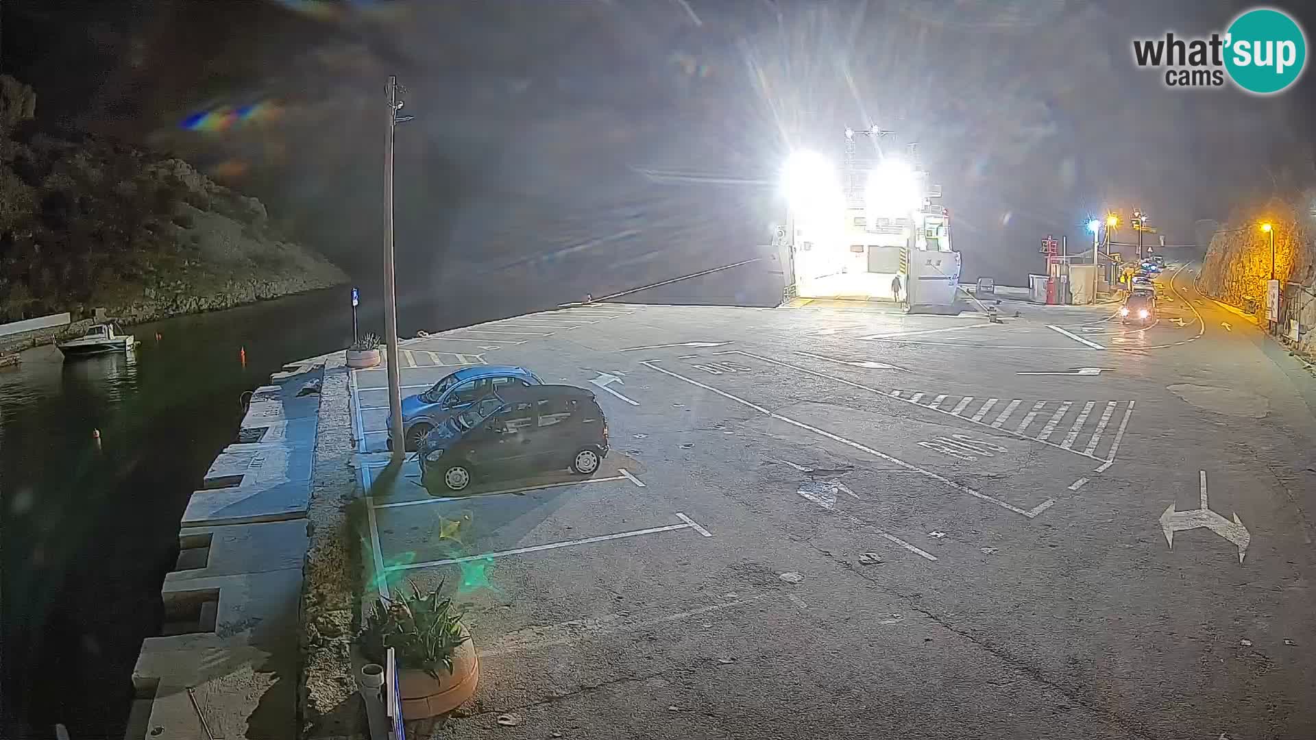 Webcam del puerto de ferris de Prizna – hacia la isla de Pag