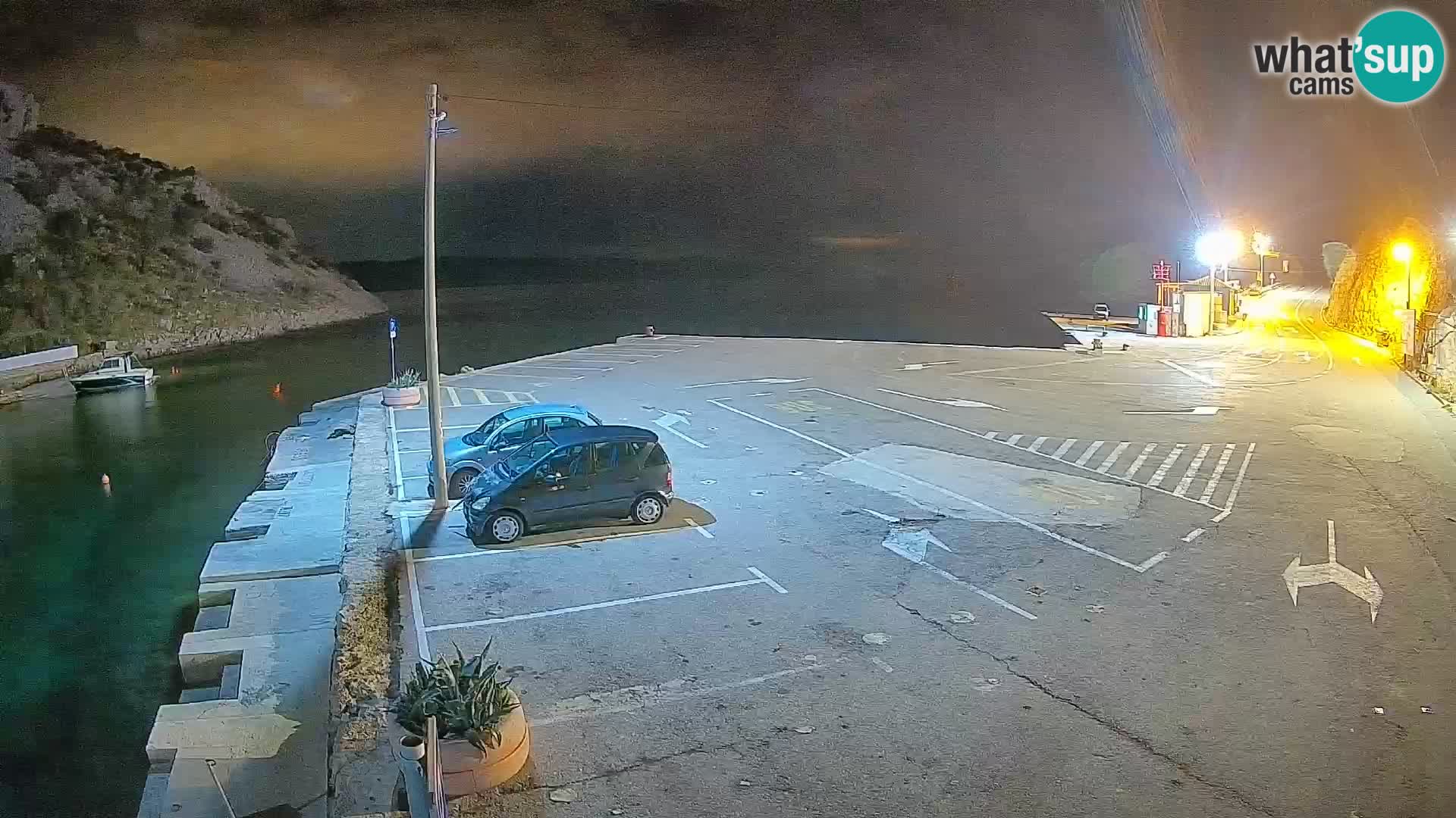 Webcam del puerto de ferris de Prizna – hacia la isla de Pag