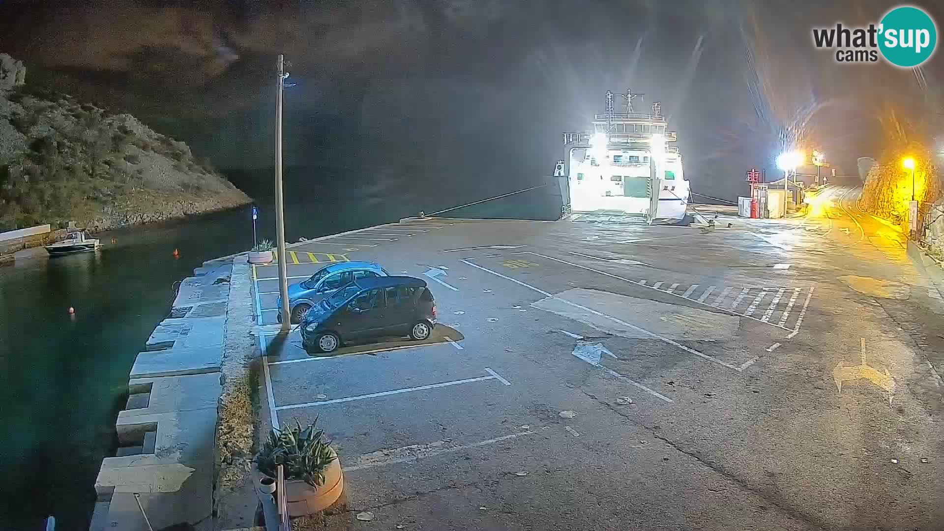 Web kamera trajektna luka Prizna – prema otoku Pag