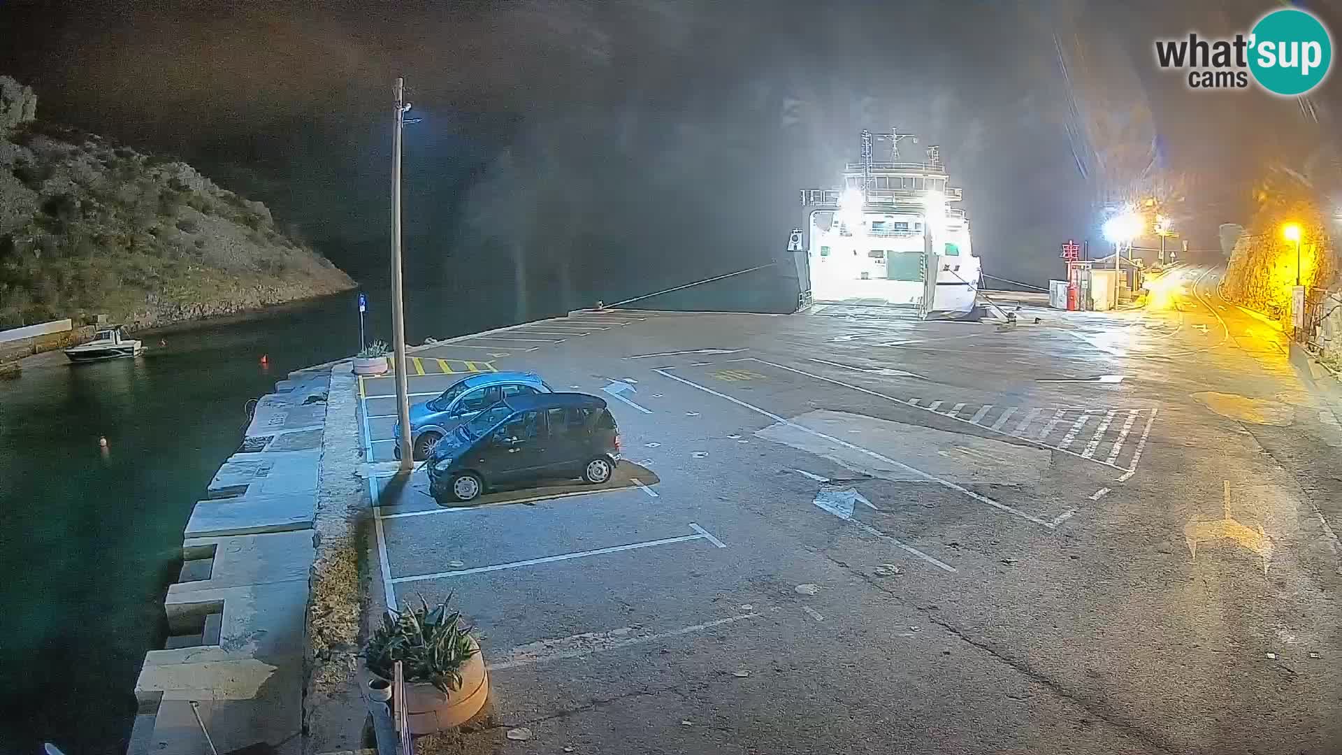 Webcam del puerto de ferris de Prizna – hacia la isla de Pag