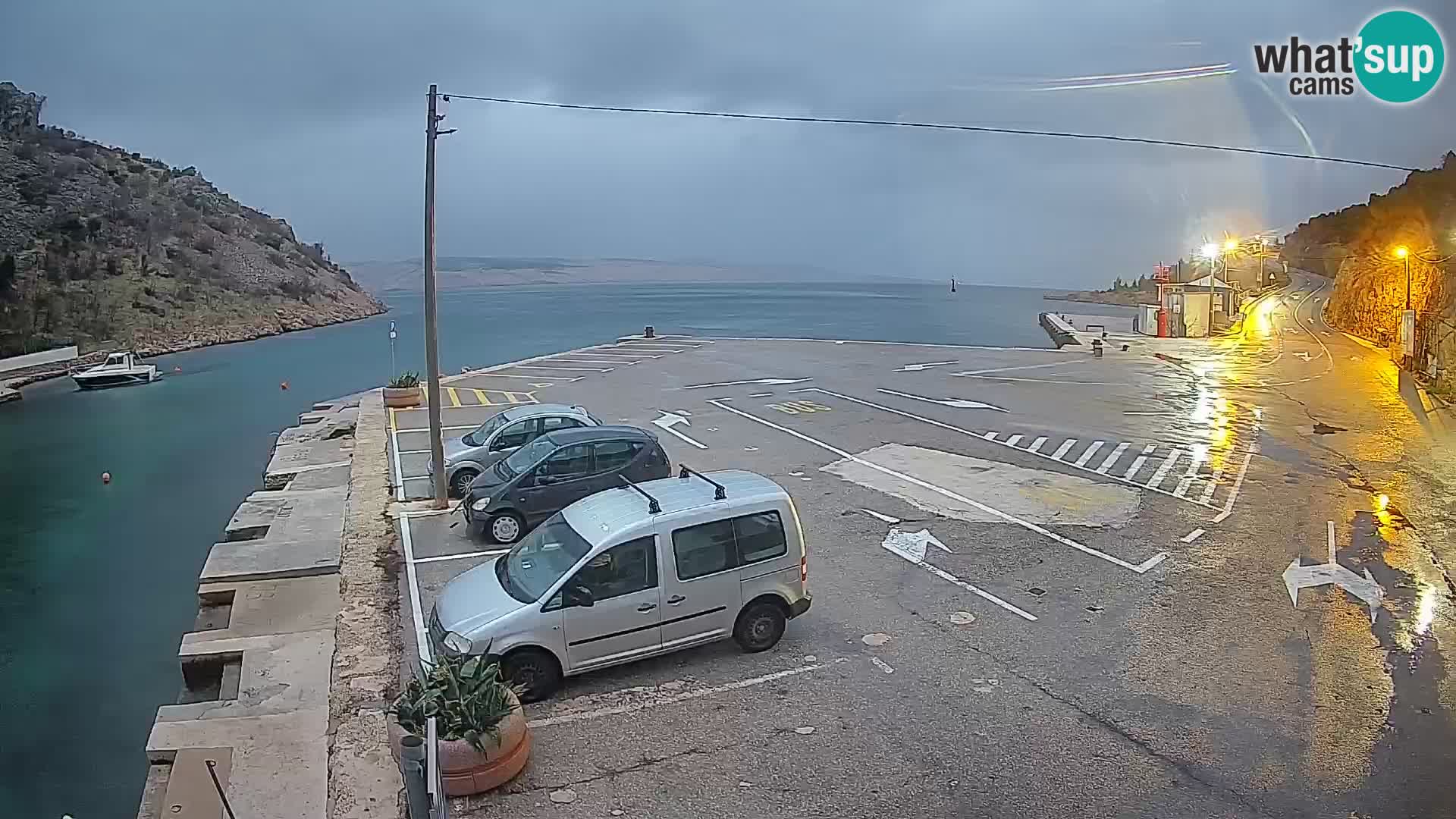 Webcam del puerto de ferris de Prizna – hacia la isla de Pag