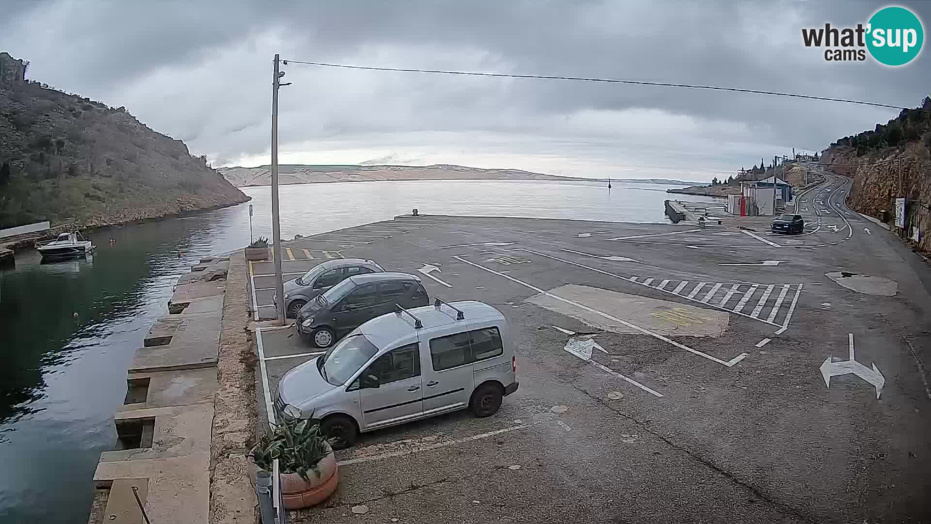 Webcam del puerto de ferris de Prizna – hacia la isla de Pag