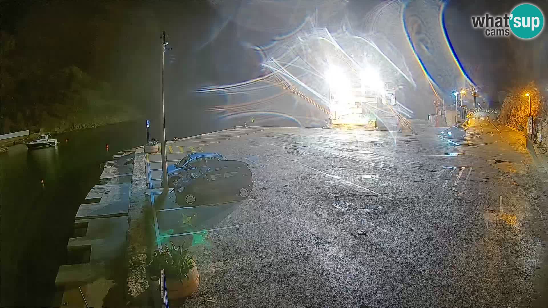 Webcam del puerto de ferris de Prizna – hacia la isla de Pag