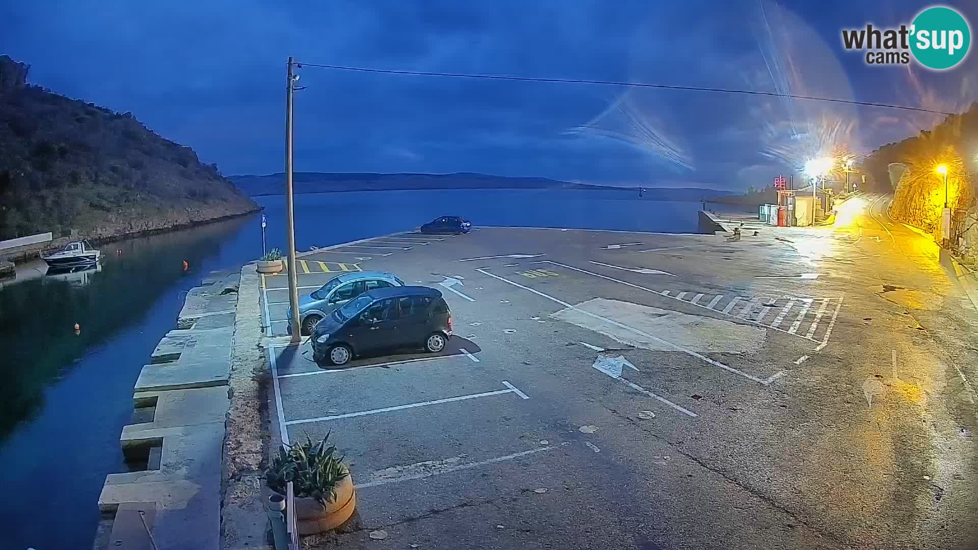 Webcam del puerto de ferris de Prizna – hacia la isla de Pag