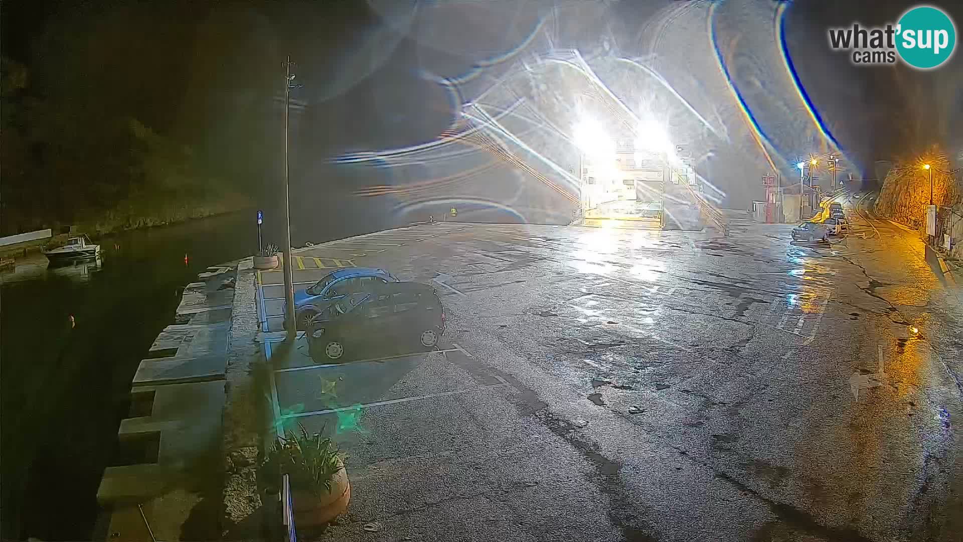 Webcam del puerto de ferris de Prizna – hacia la isla de Pag