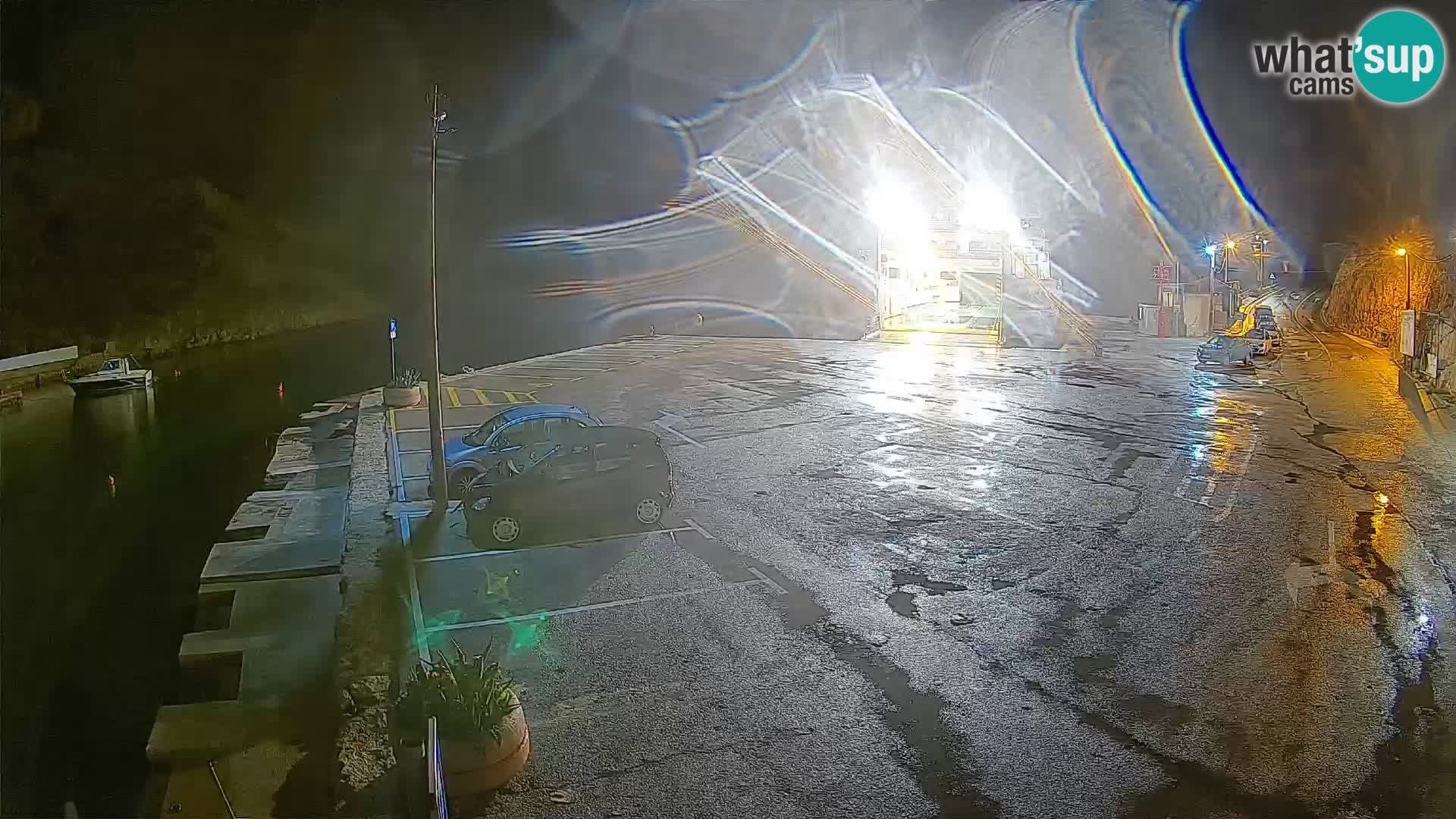 Webcam del puerto de ferris de Prizna – hacia la isla de Pag