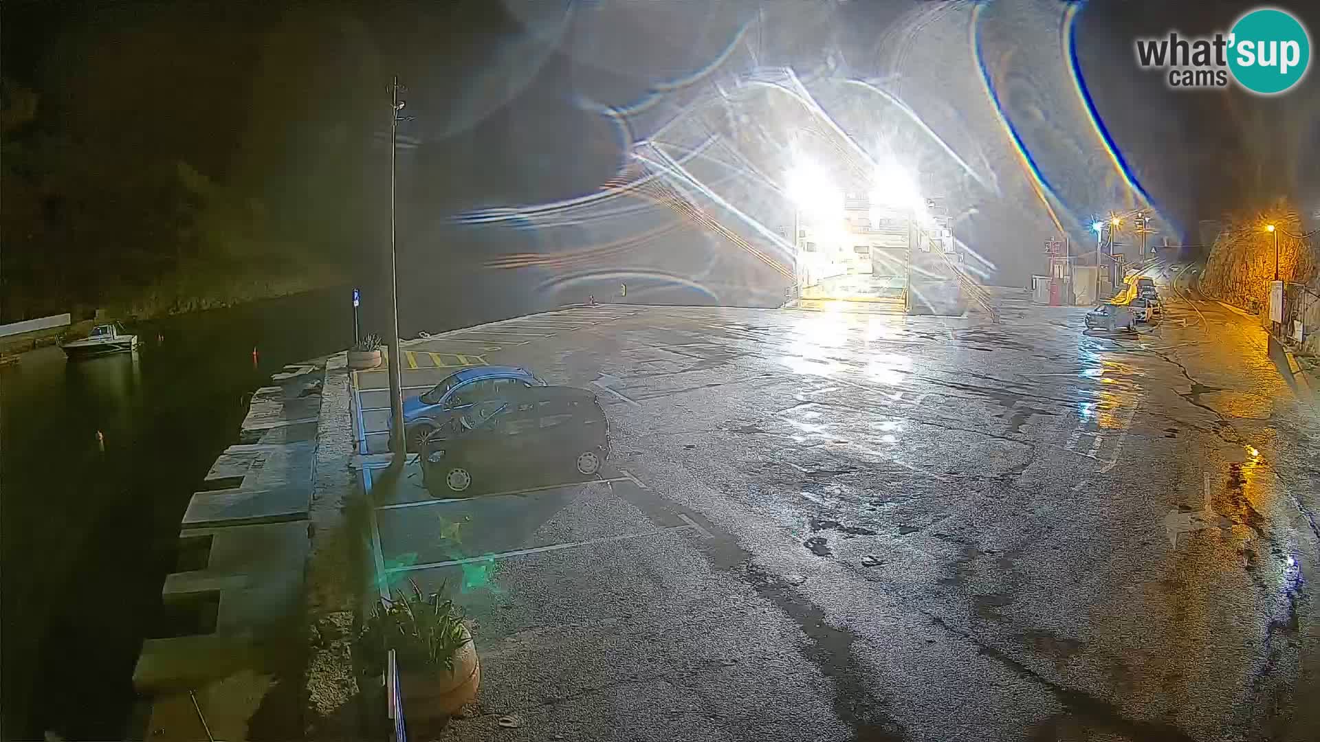 Webcam del puerto de ferris de Prizna – hacia la isla de Pag