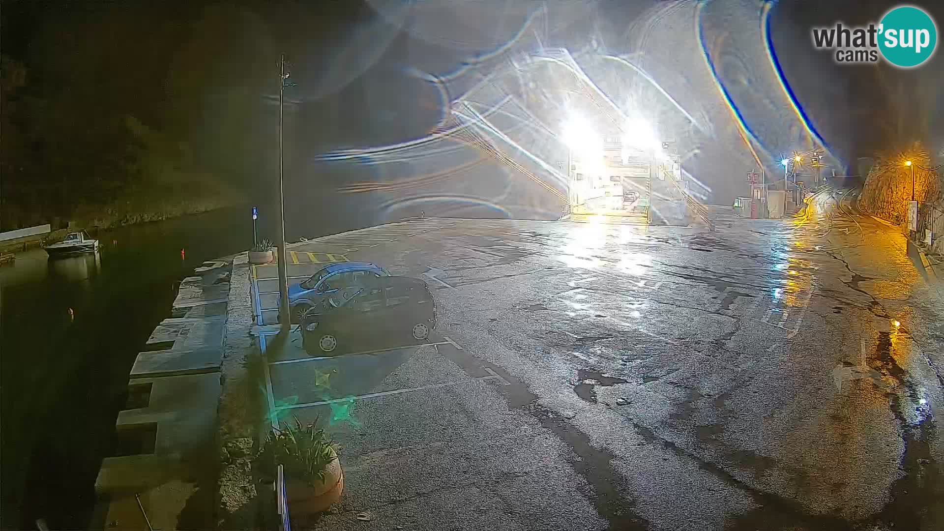 Webcam del puerto de ferris de Prizna – hacia la isla de Pag