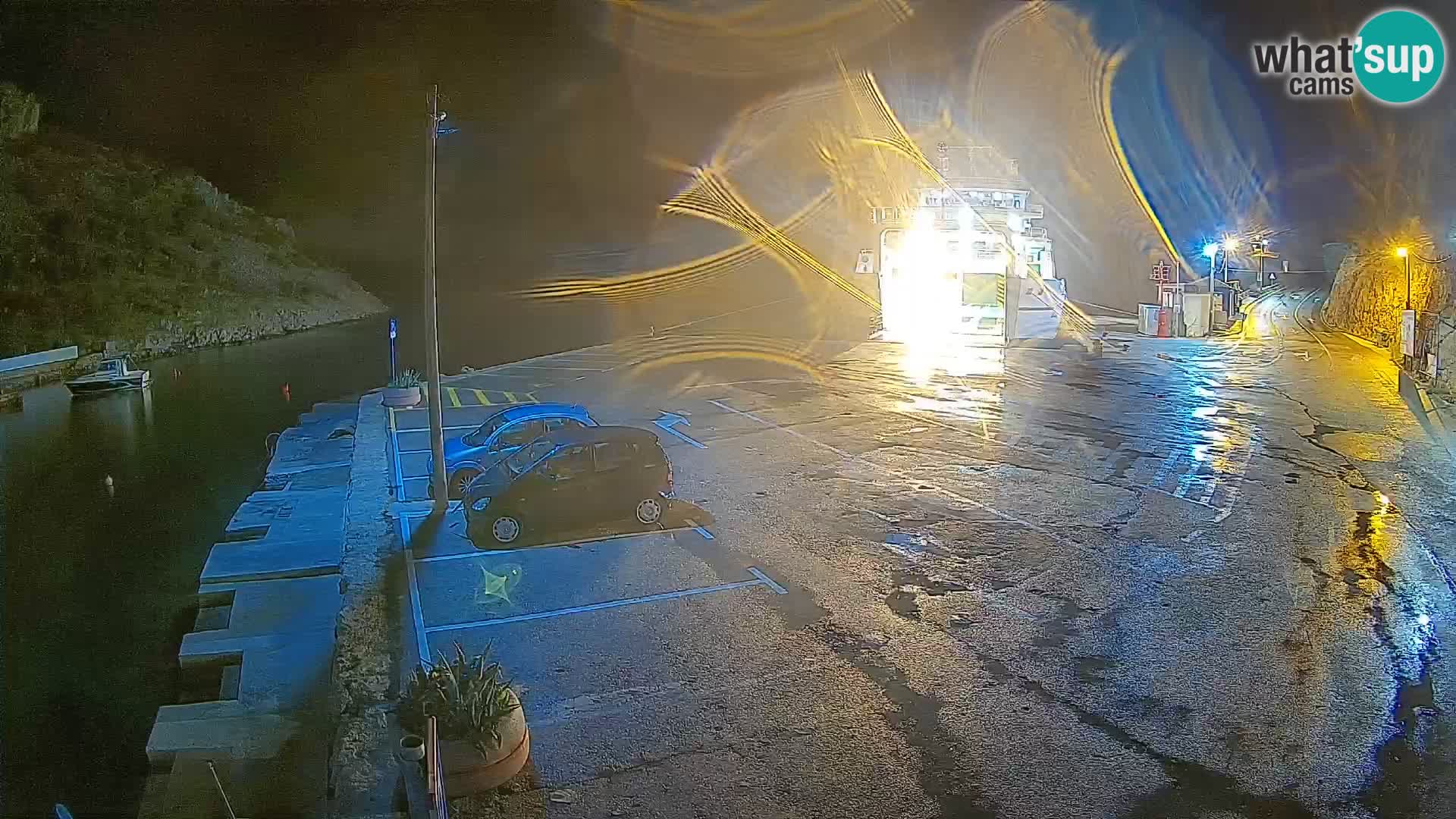 Webcam del puerto de ferris de Prizna – hacia la isla de Pag