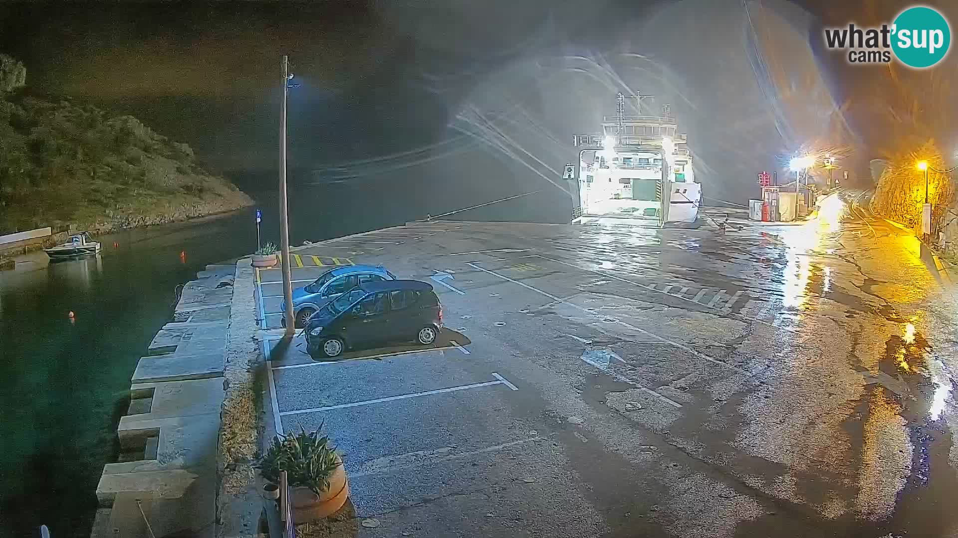 Webcam del puerto de ferris de Prizna – hacia la isla de Pag