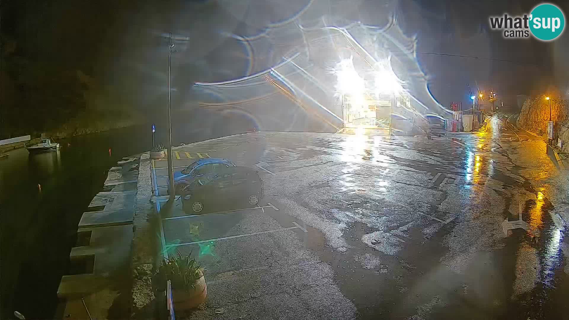 Web kamera trajektna luka Prizna – prema otoku Pag