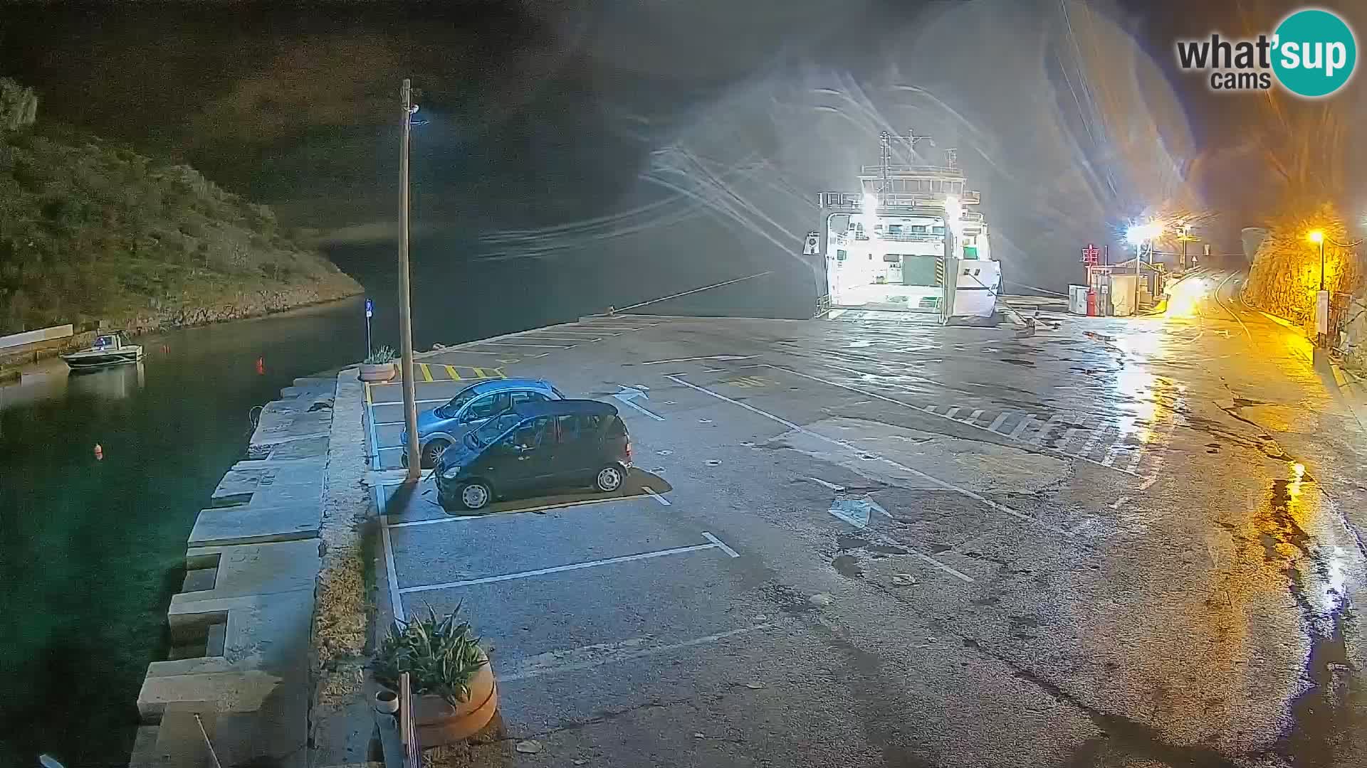 Webcam del puerto de ferris de Prizna – hacia la isla de Pag