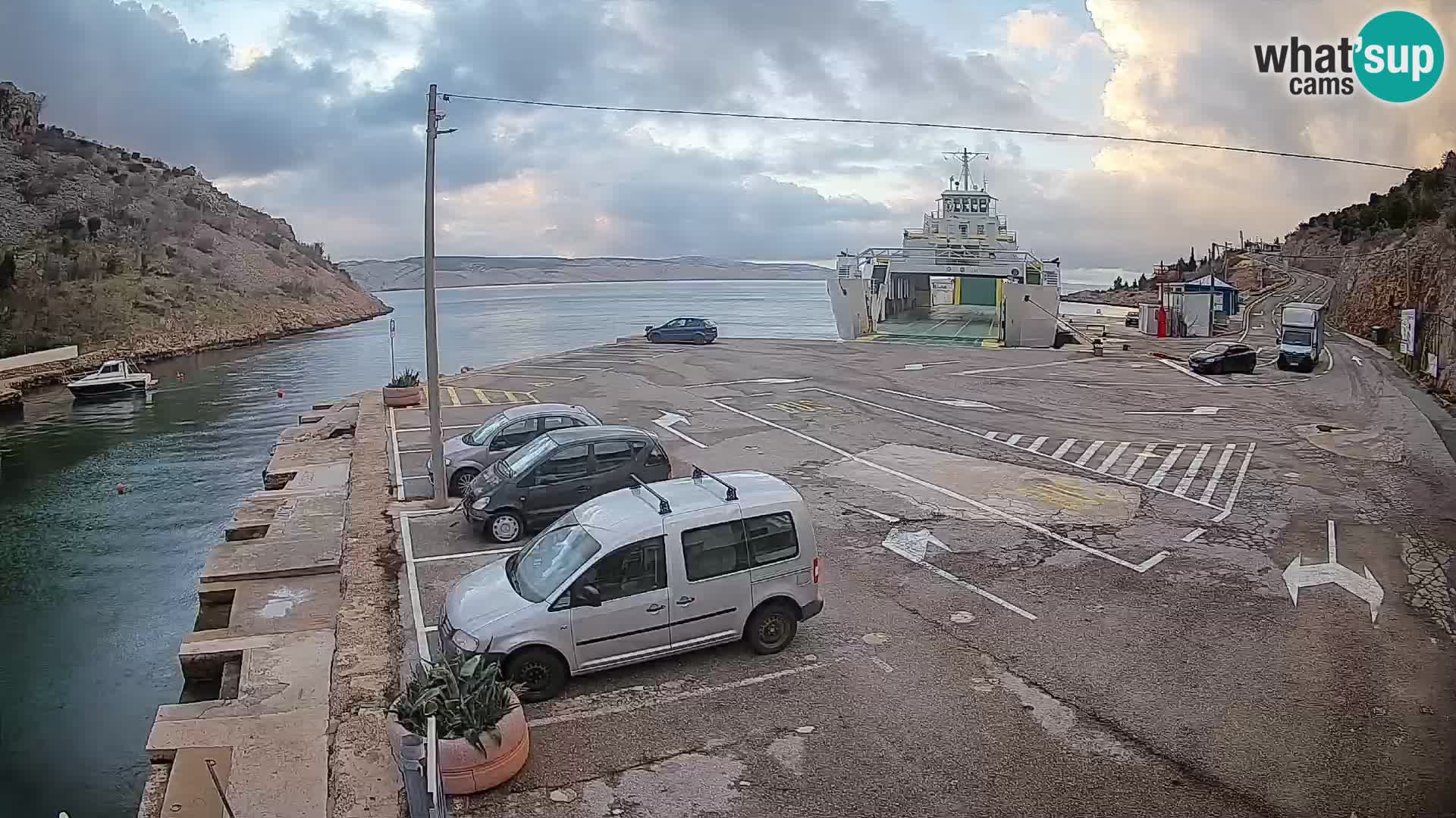 Webcam port de ferry de Prizna – vers l’île de Pag