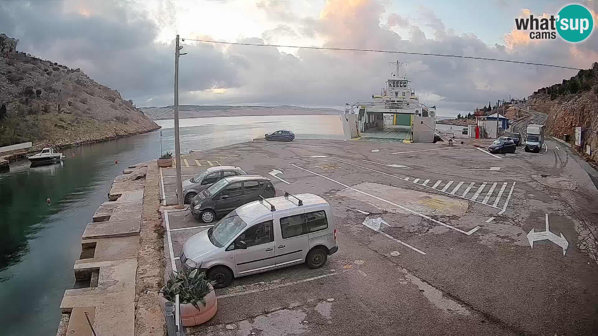 Webcam Prizna ferry port to Pag island