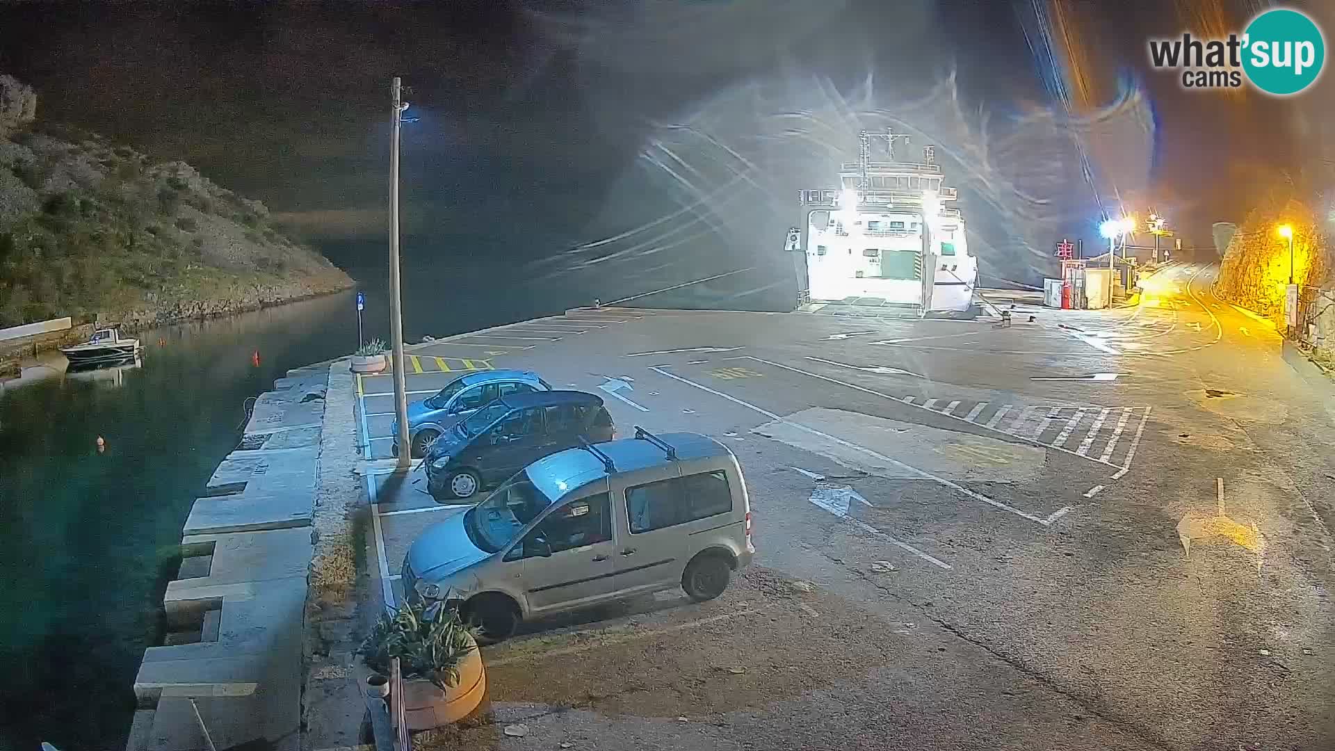 Webcam del puerto de ferris de Prizna – hacia la isla de Pag