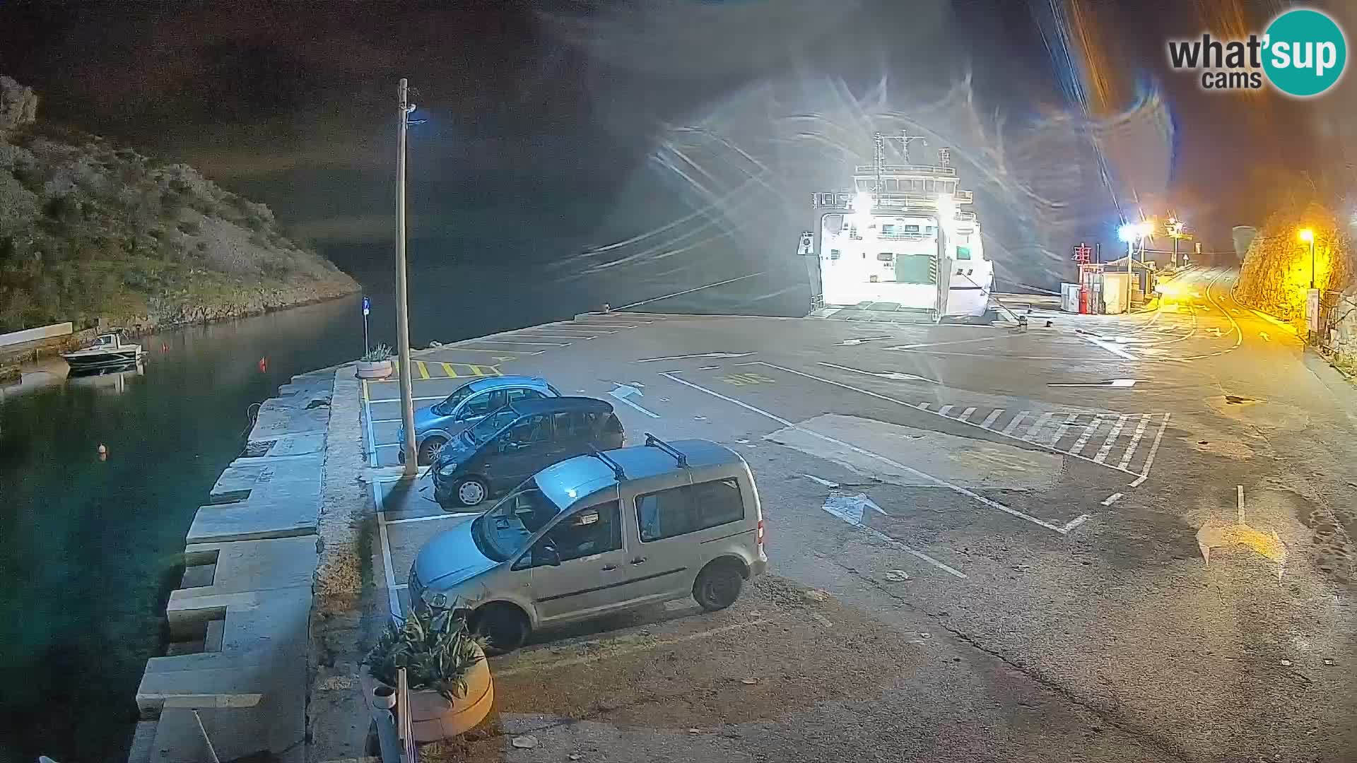 Webcam del puerto de ferris de Prizna – hacia la isla de Pag